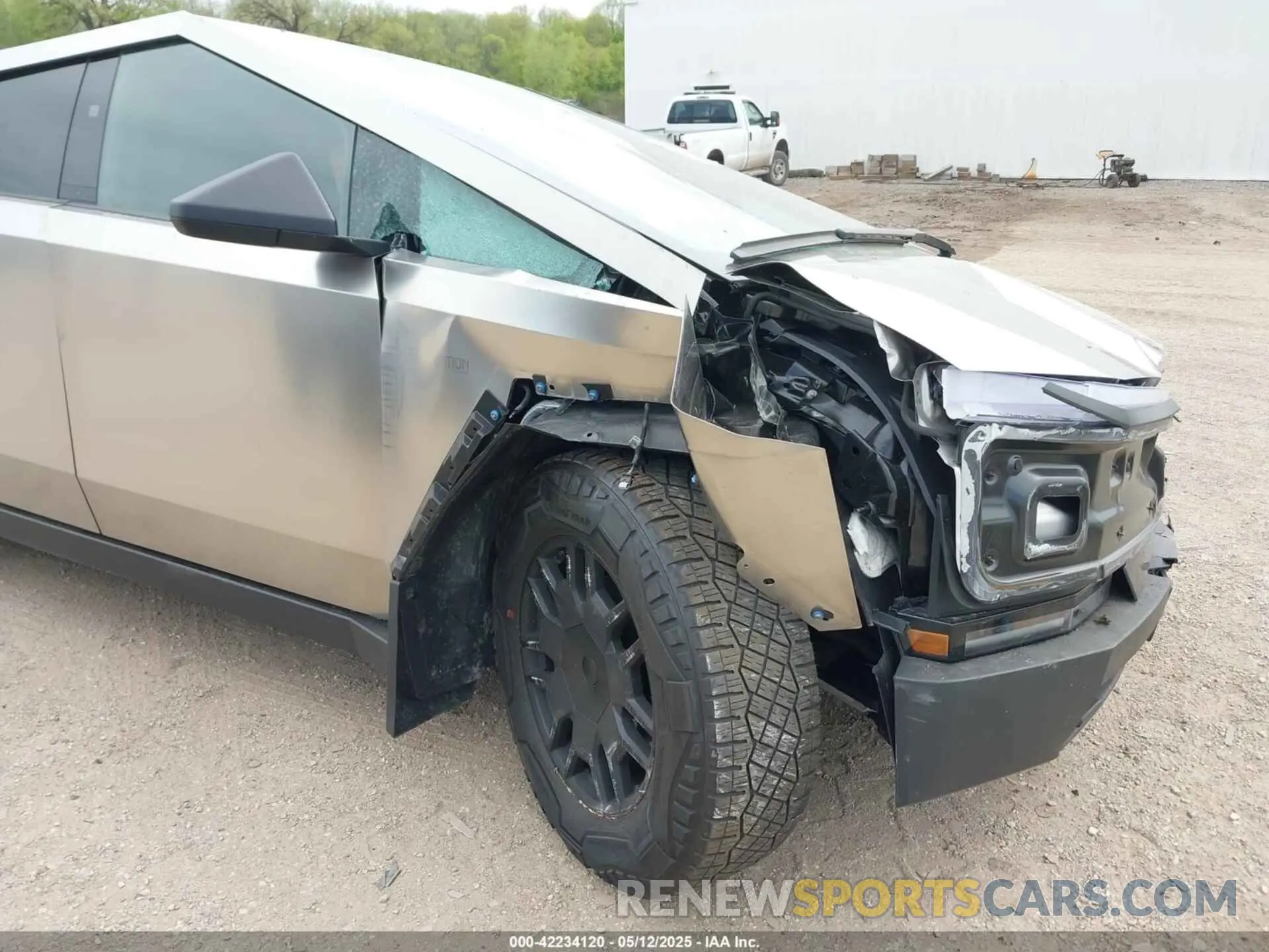6 Photograph of a damaged car 7G2CEHEEXRA024834 TESLA CYBERTRUCK 2024