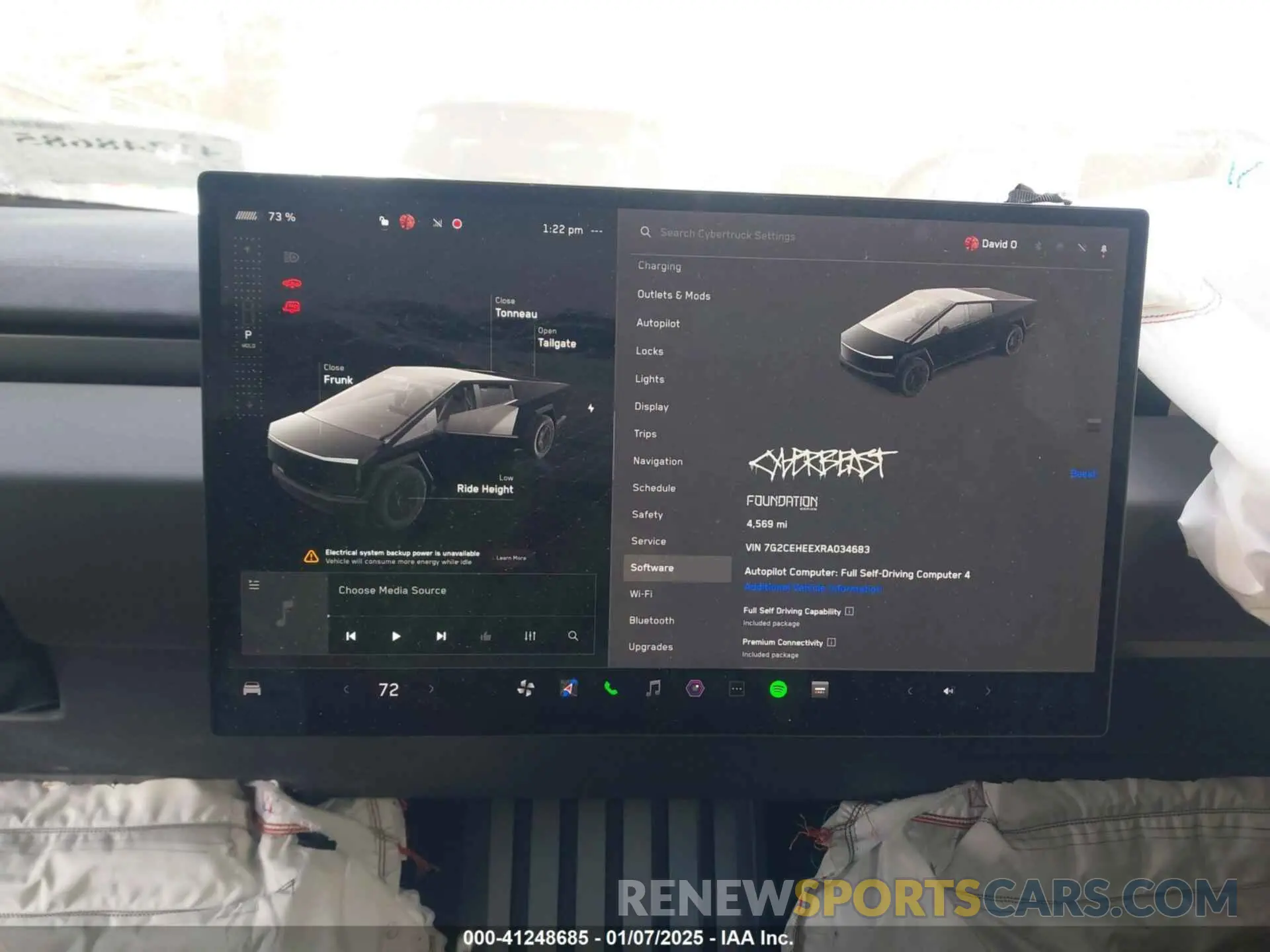 17 Photograph of a damaged car 7G2CEHEEXRA034683 TESLA CYBERTRUCK 2024