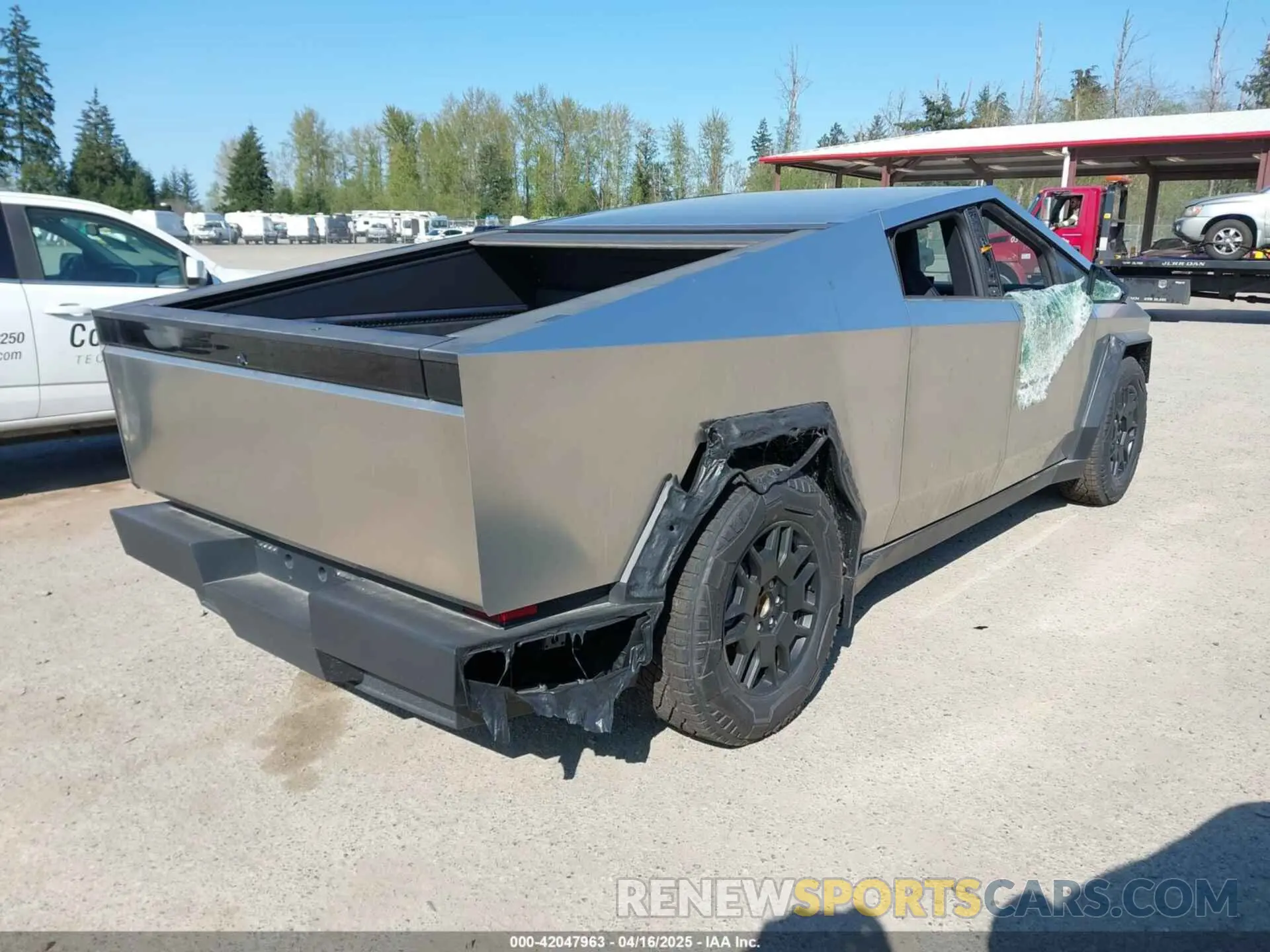 4 Photograph of a damaged car 7G2CEHEEXRA038555 TESLA CYBERTRUCK 2024