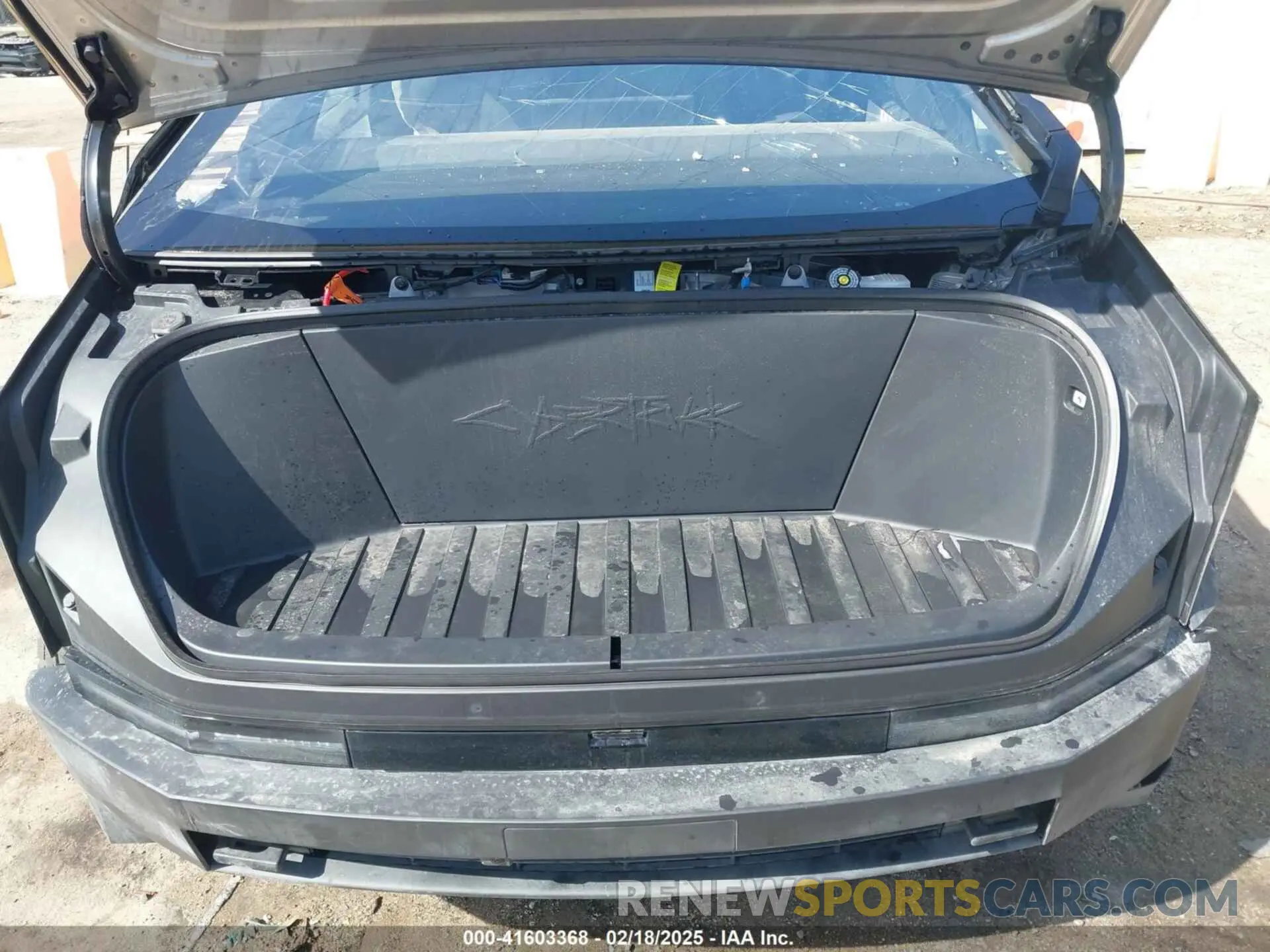 10 Photograph of a damaged car 7G2CEHED1SA061543 TESLA CYBERTRUCK 2025