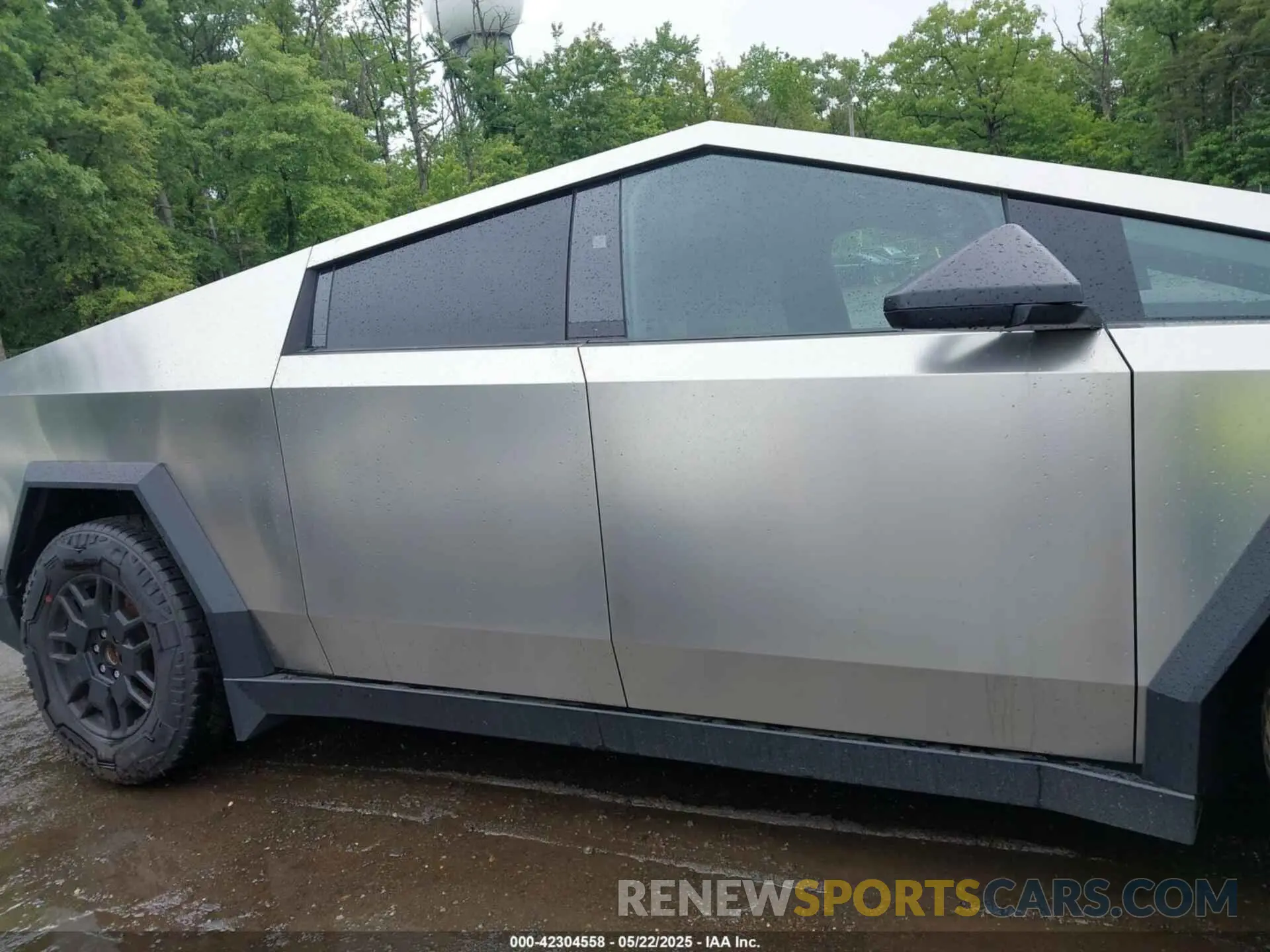 12 Photograph of a damaged car 7G2CEHED1SA061865 TESLA CYBERTRUCK 2025