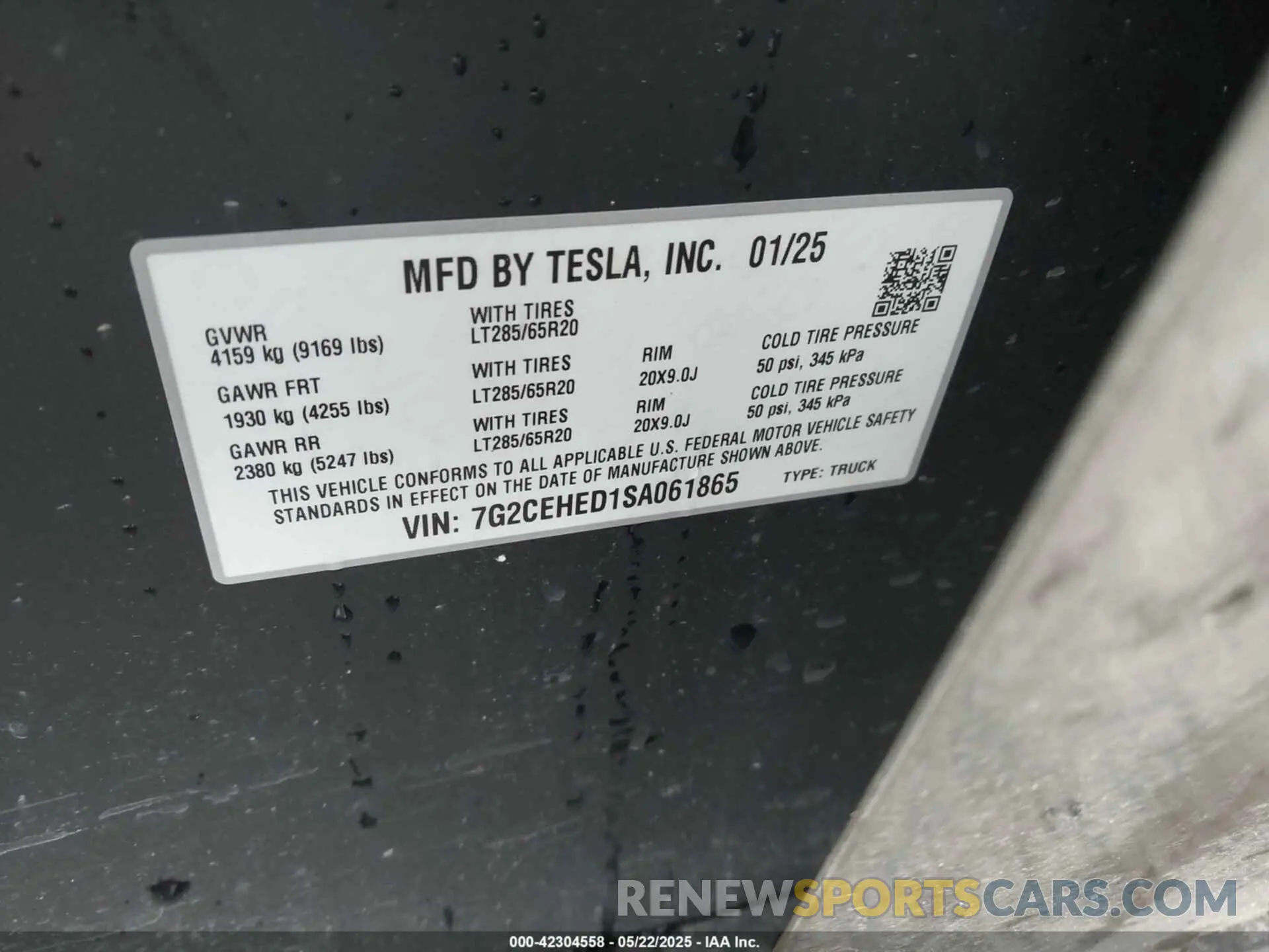 9 Photograph of a damaged car 7G2CEHED1SA061865 TESLA CYBERTRUCK 2025