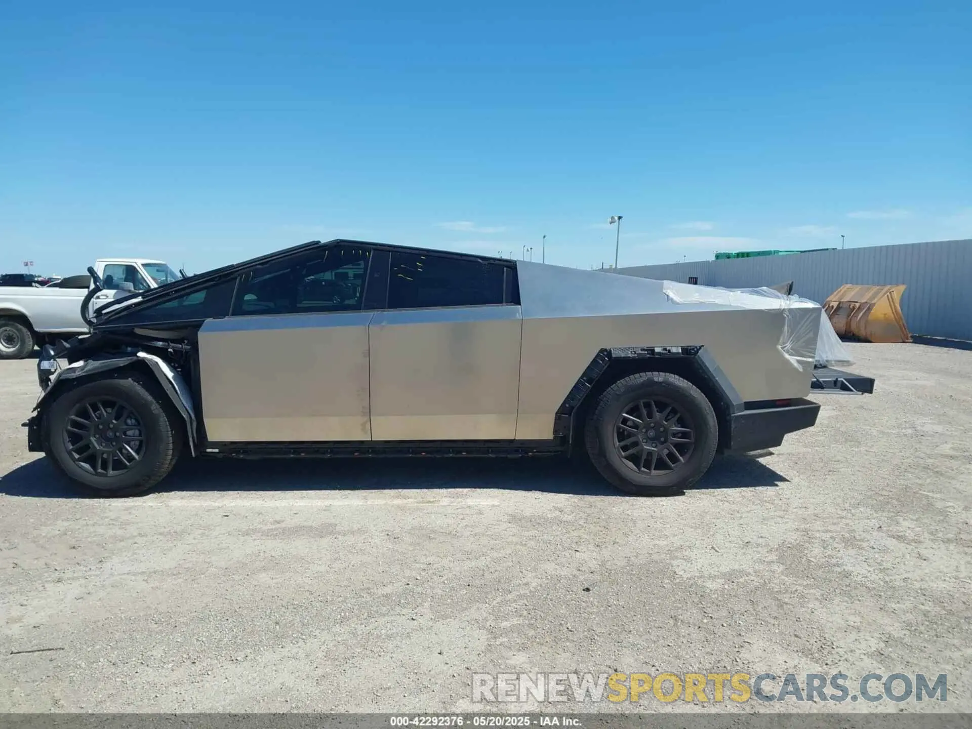 13 Photograph of a damaged car 7G2CEHED2SA059686 TESLA CYBERTRUCK 2025