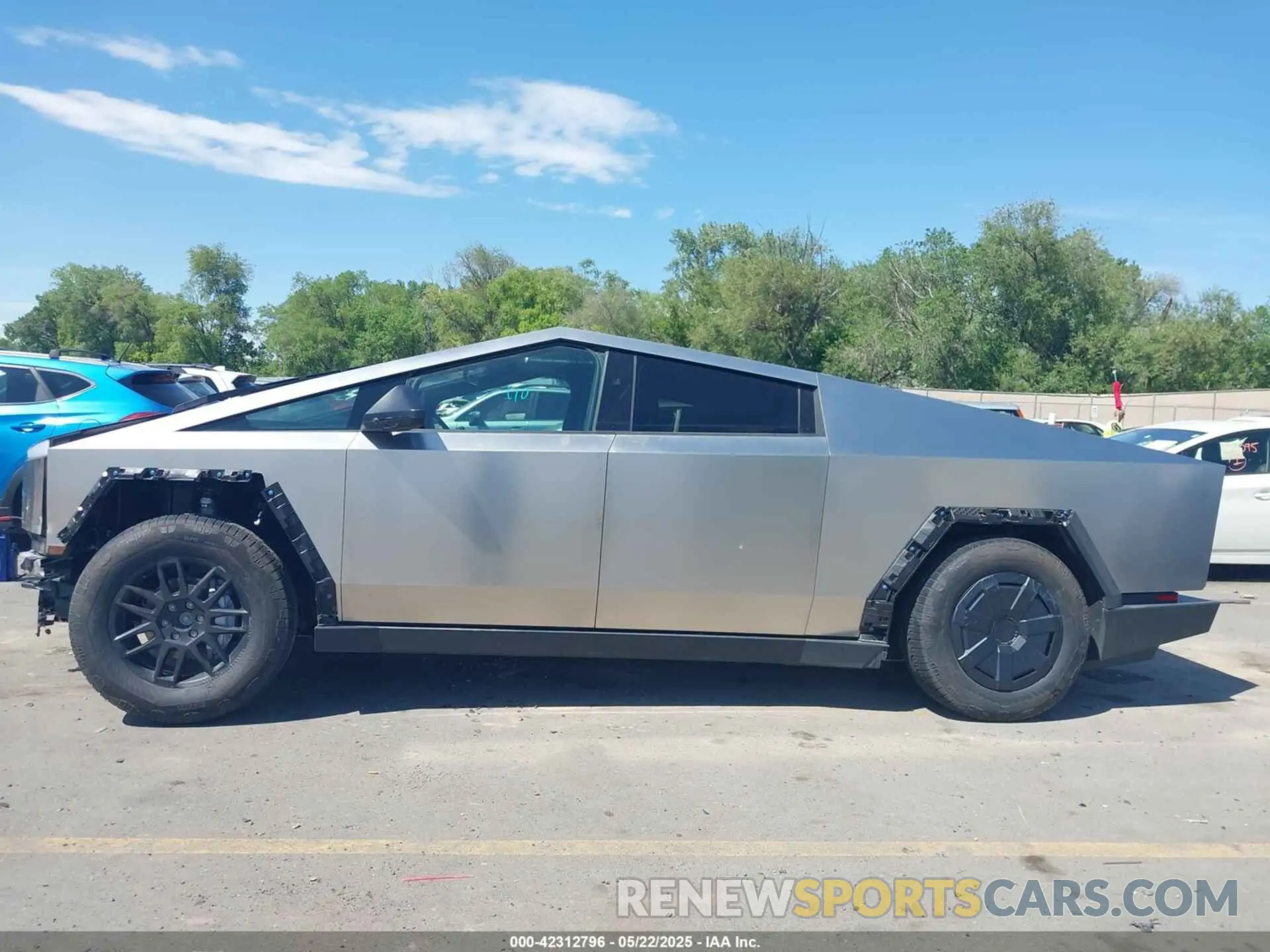 14 Photograph of a damaged car 7G2CEHED3SA066839 TESLA CYBERTRUCK 2025