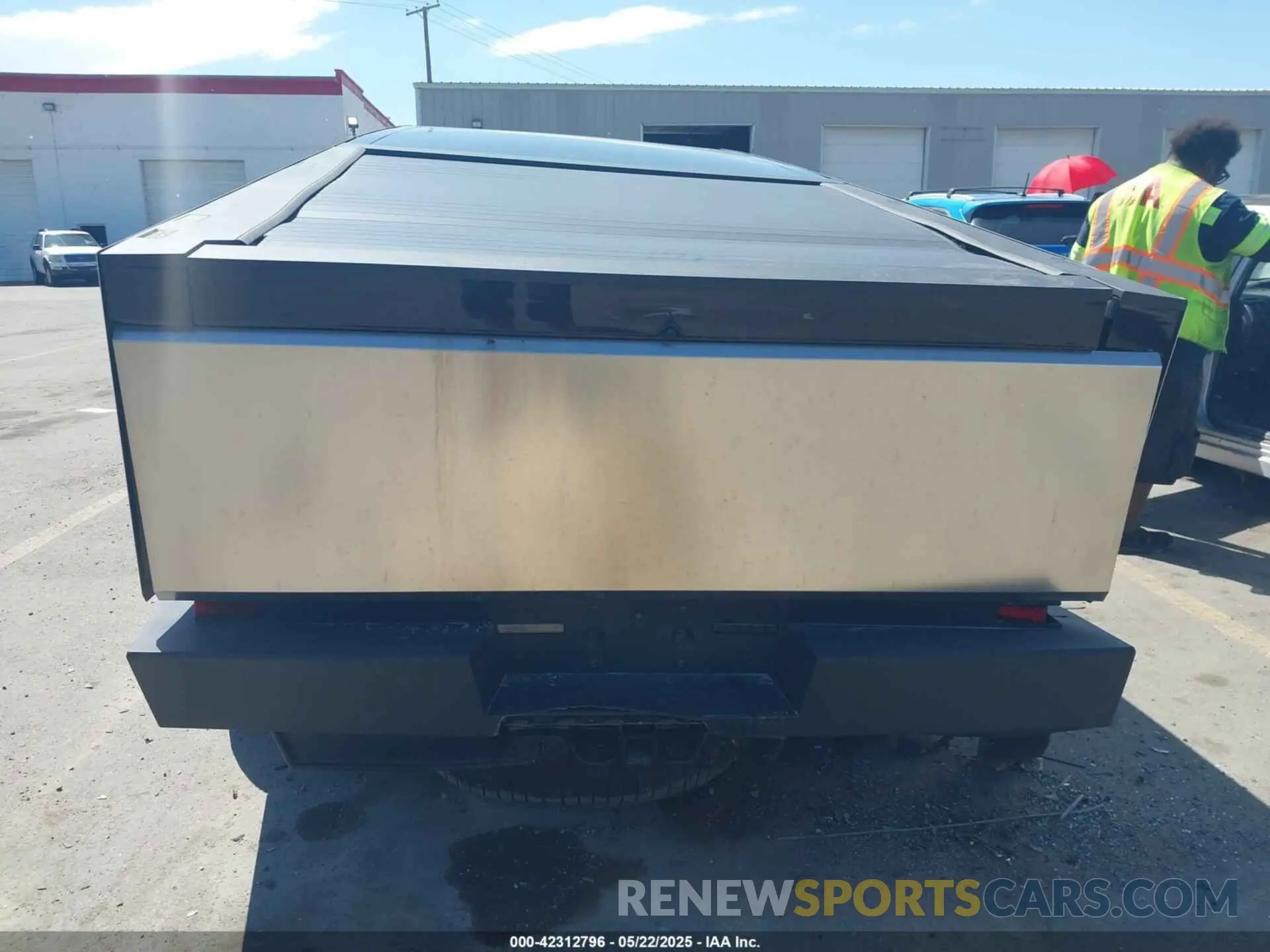 16 Photograph of a damaged car 7G2CEHED3SA066839 TESLA CYBERTRUCK 2025