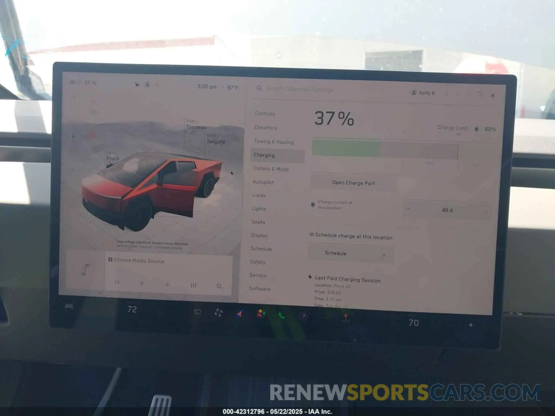 17 Photograph of a damaged car 7G2CEHED3SA066839 TESLA CYBERTRUCK 2025