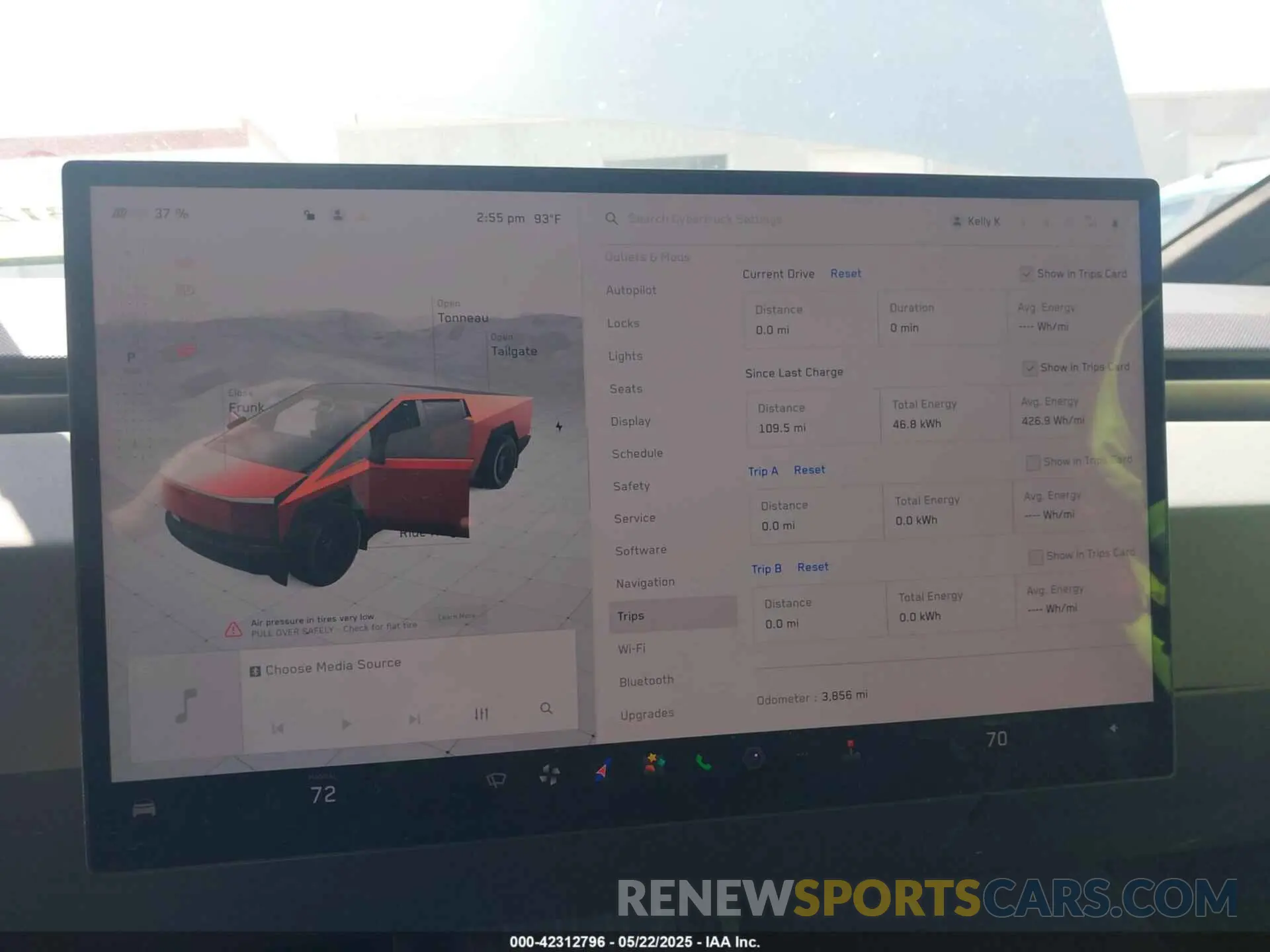 18 Photograph of a damaged car 7G2CEHED3SA066839 TESLA CYBERTRUCK 2025