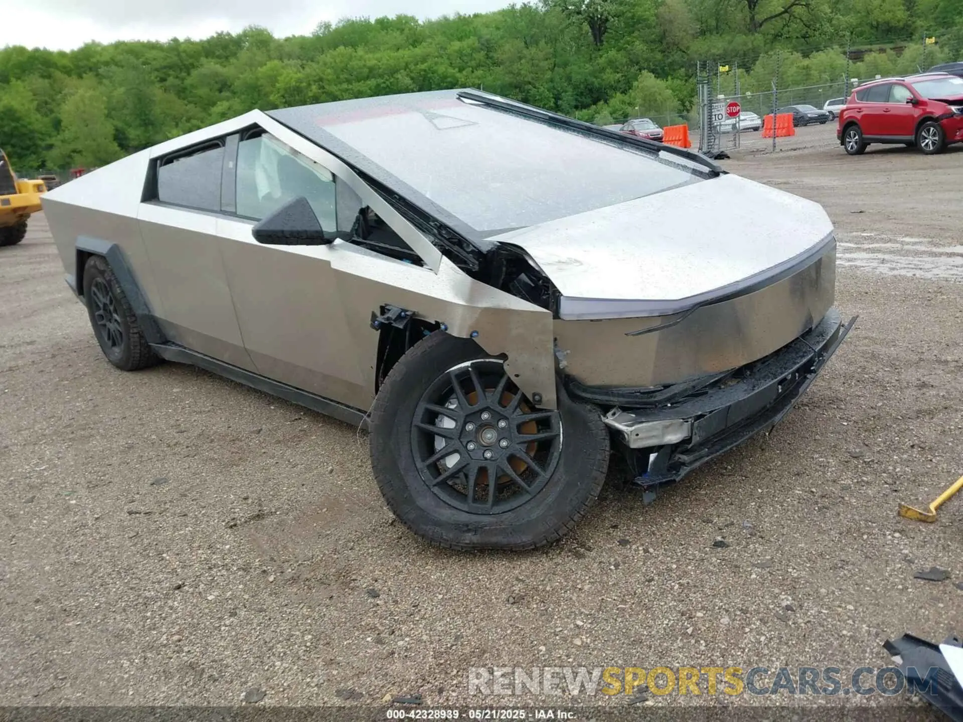 1 Photograph of a damaged car 7G2CEHED4SA069152 TESLA CYBERTRUCK 2025