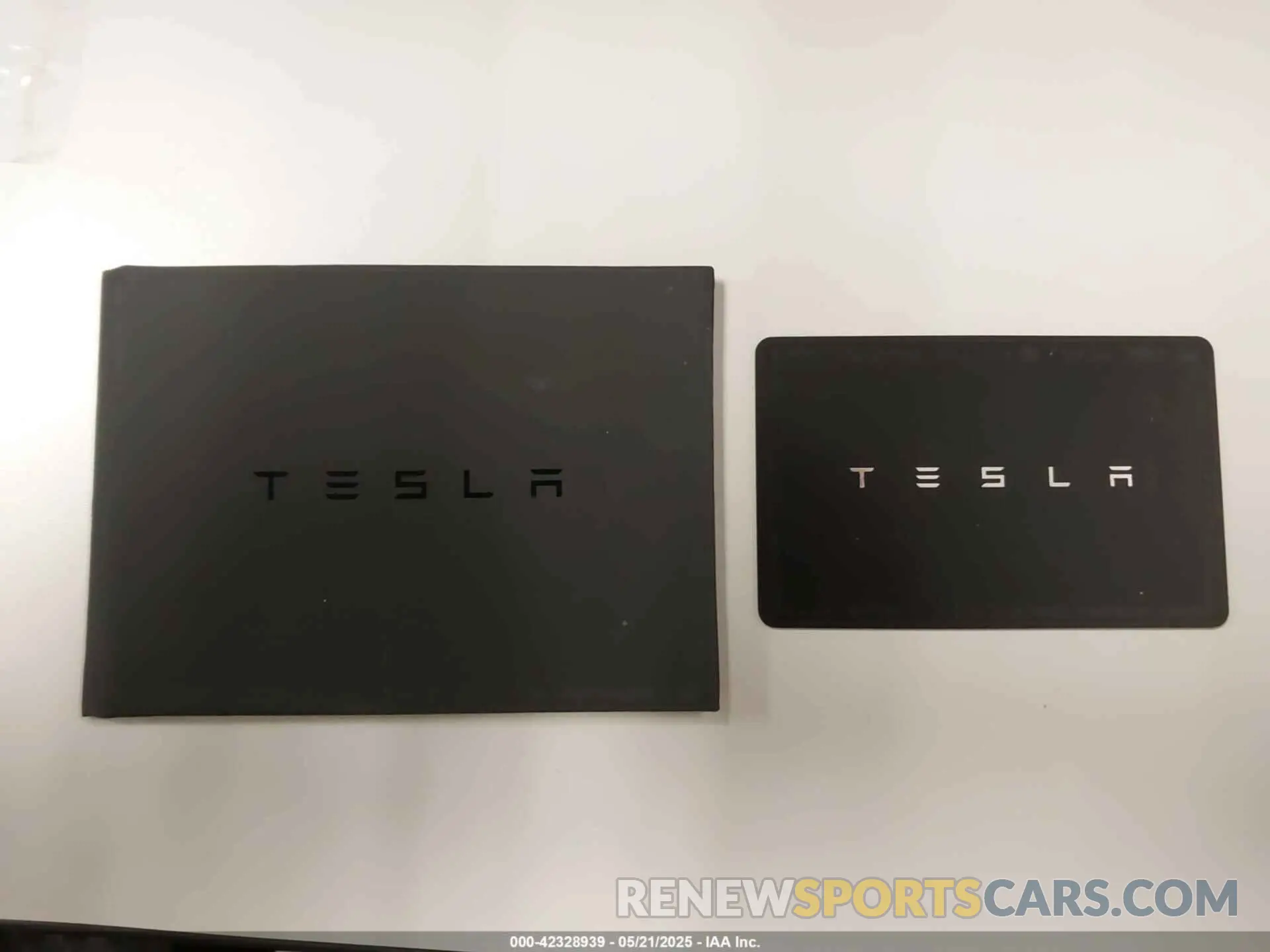 11 Photograph of a damaged car 7G2CEHED4SA069152 TESLA CYBERTRUCK 2025