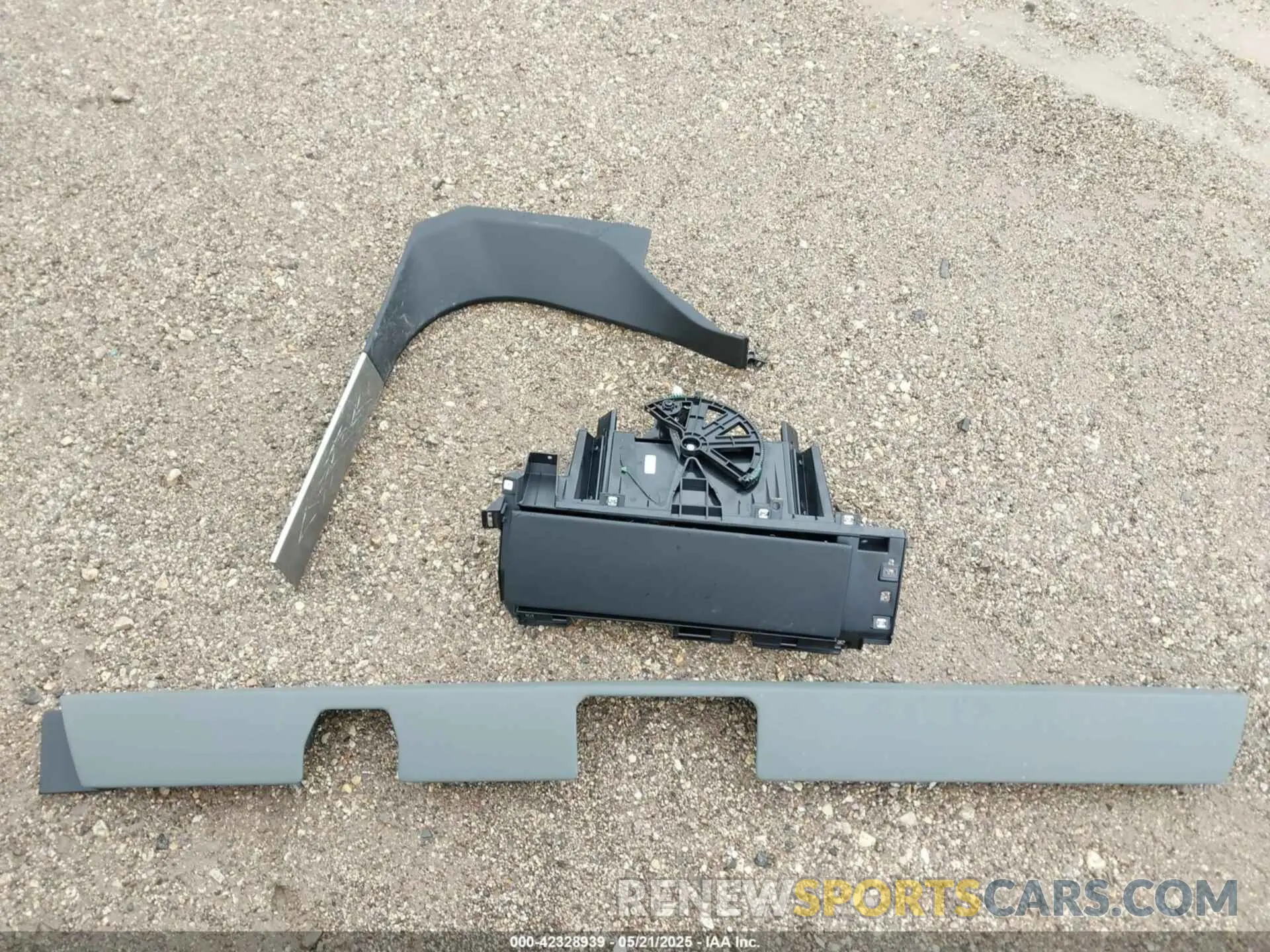 12 Photograph of a damaged car 7G2CEHED4SA069152 TESLA CYBERTRUCK 2025