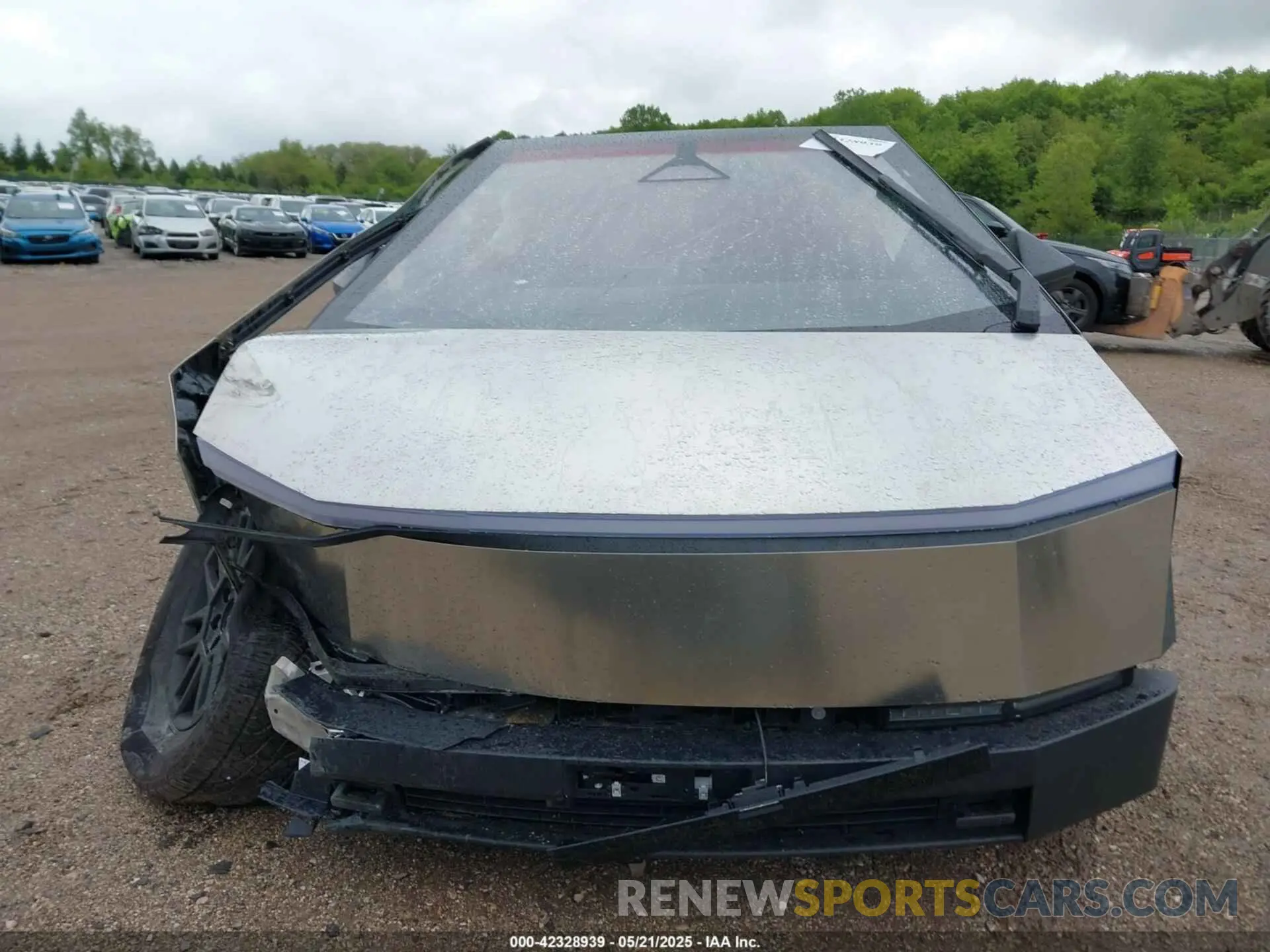 13 Photograph of a damaged car 7G2CEHED4SA069152 TESLA CYBERTRUCK 2025