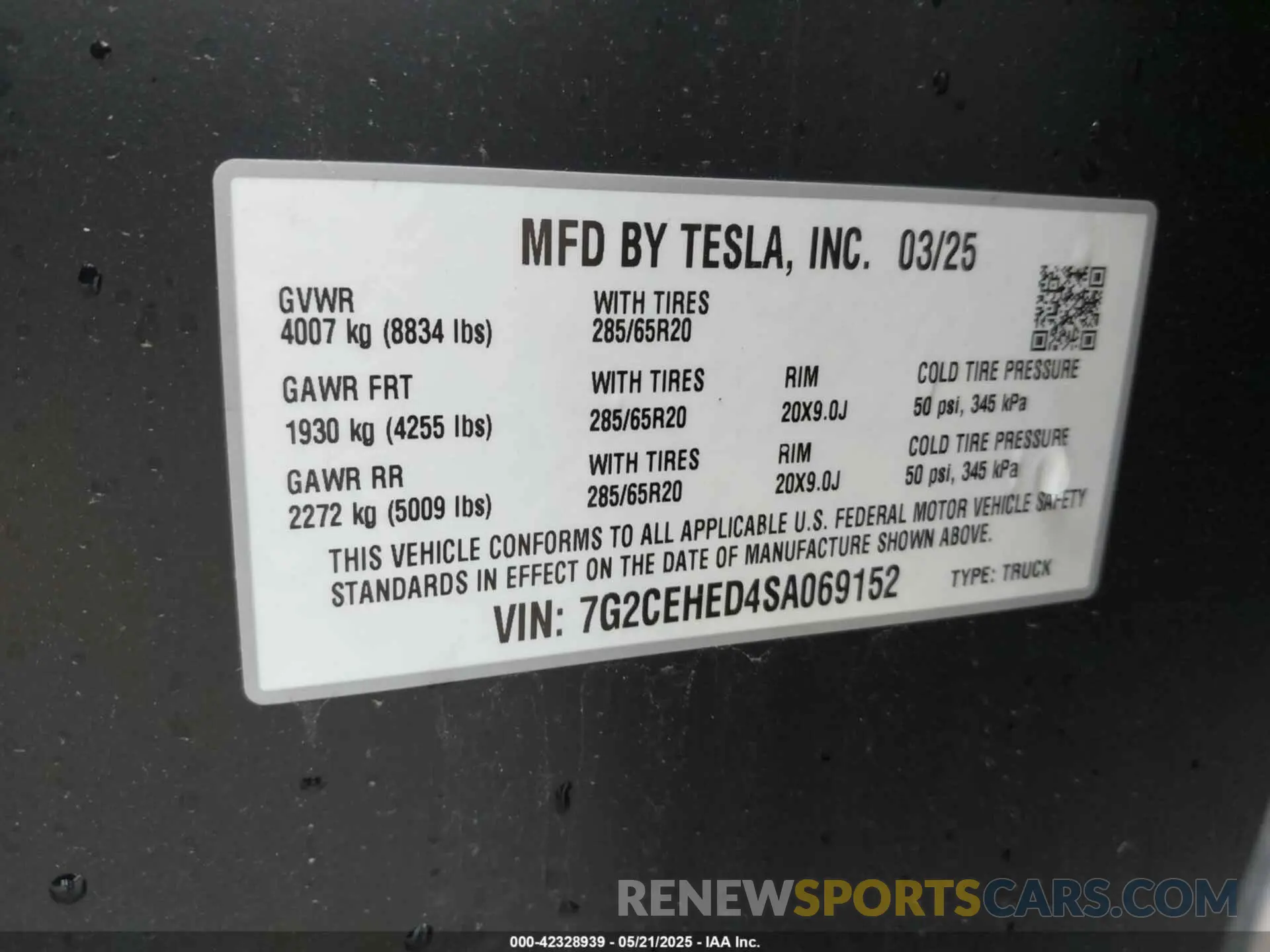 9 Photograph of a damaged car 7G2CEHED4SA069152 TESLA CYBERTRUCK 2025