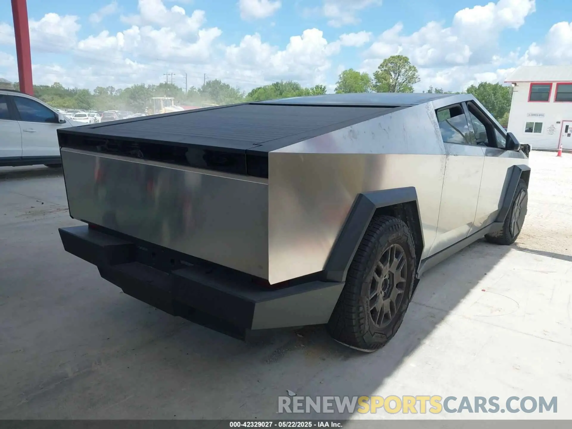 4 Photograph of a damaged car 7G2CEHEE0SA059937 TESLA CYBERTRUCK 2025