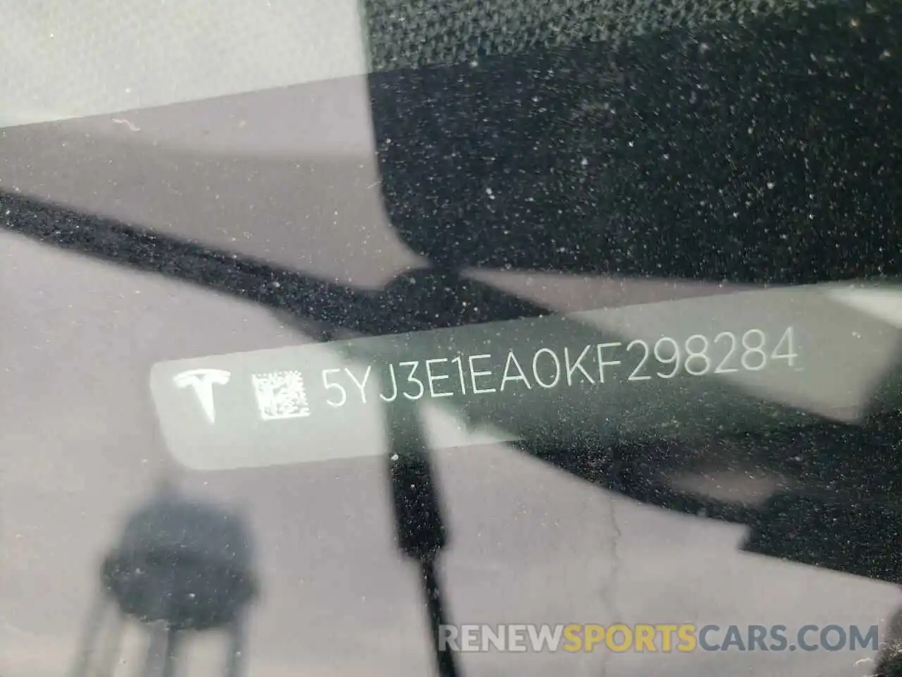 10 Photograph of a damaged car 5YJ3E1EA0KF298284 TESLA MODEL 3 2019