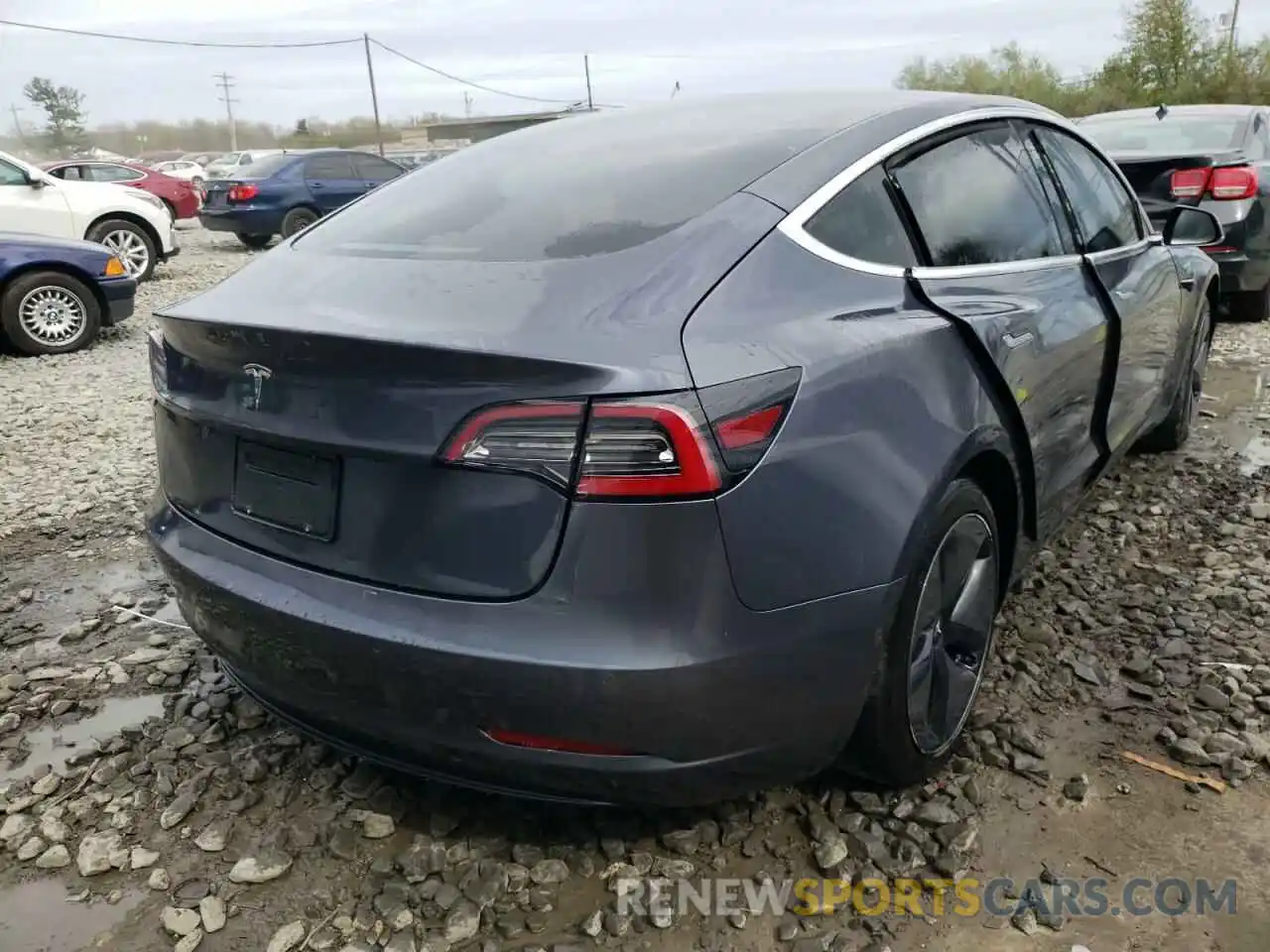 4 Photograph of a damaged car 5YJ3E1EA0KF298284 TESLA MODEL 3 2019