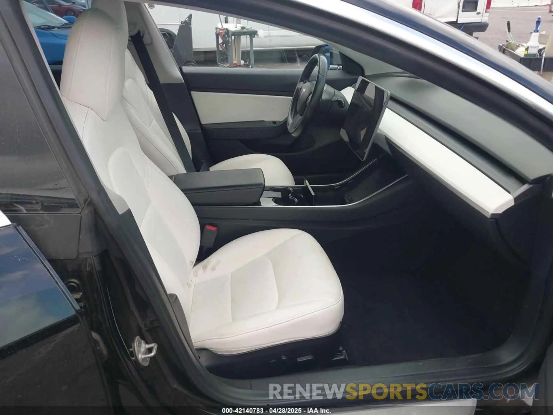 5 Photograph of a damaged car 5YJ3E1EA0KF301779 TESLA MODEL 3 2019