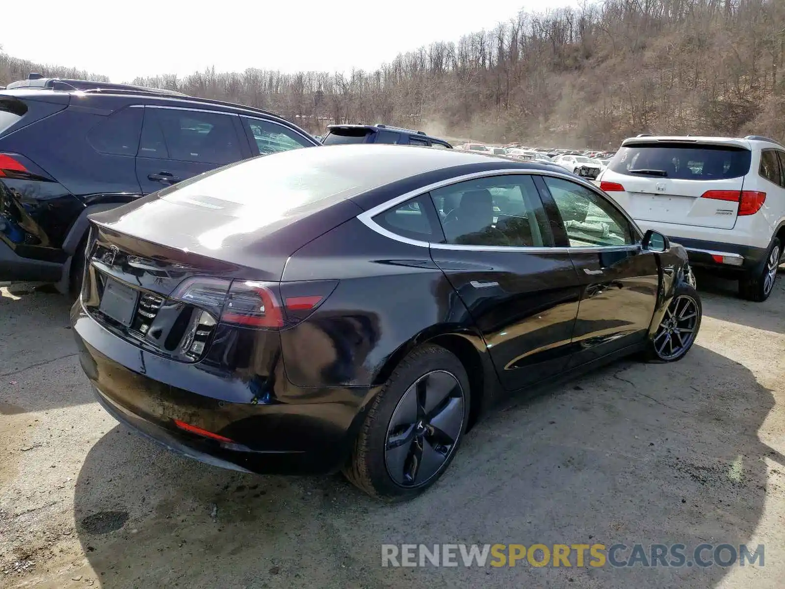 4 Photograph of a damaged car 5YJ3E1EA0KF305427 TESLA MODEL 3 2019