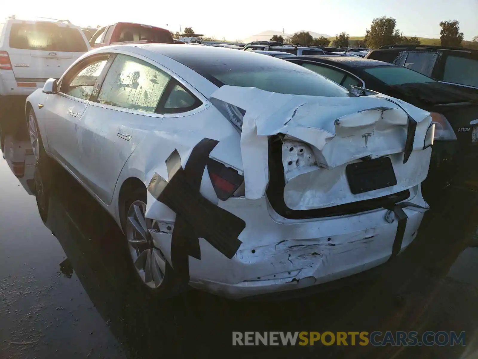 3 Photograph of a damaged car 5YJ3E1EA0KF313172 TESLA MODEL 3 2019