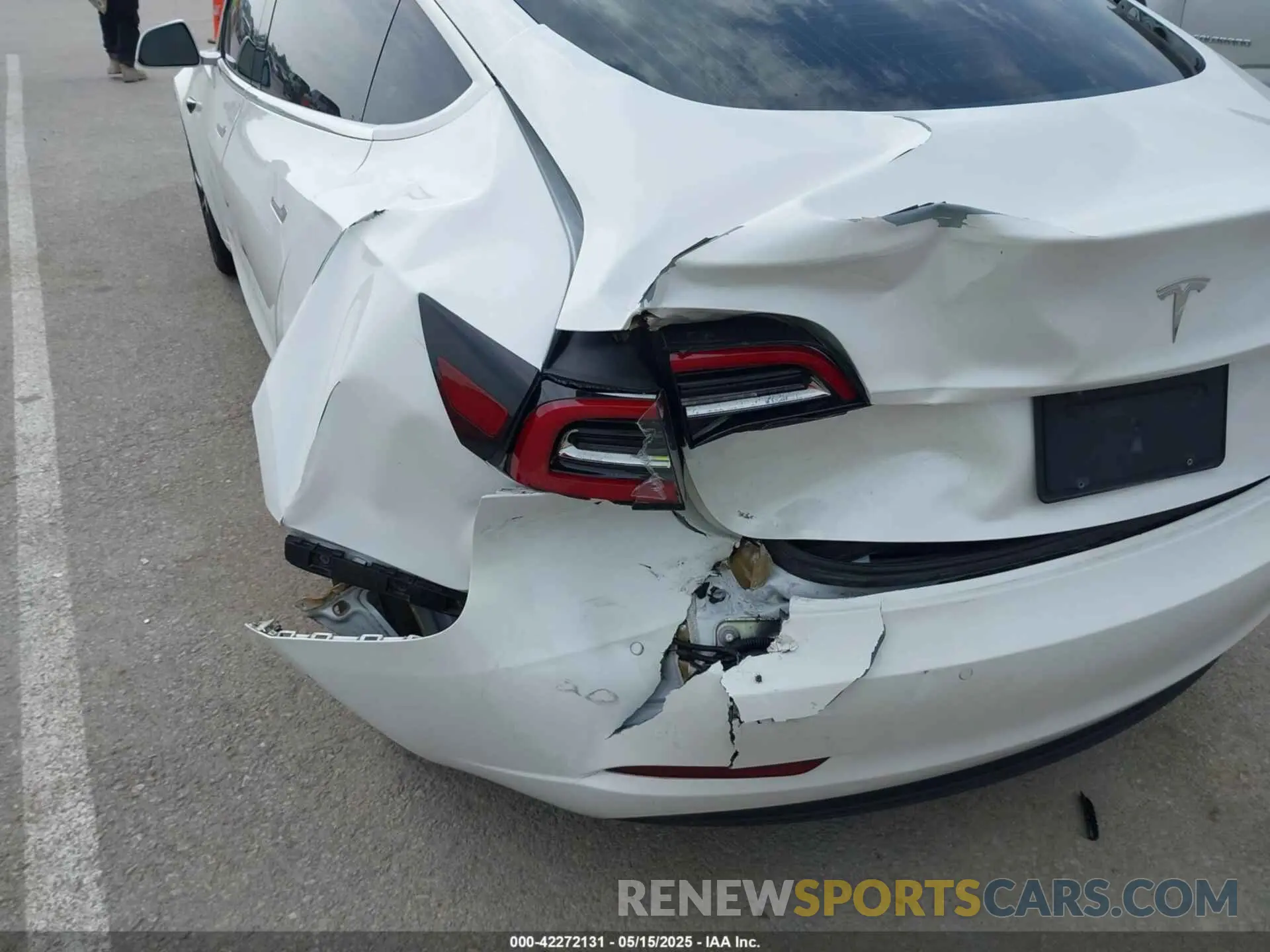 6 Photograph of a damaged car 5YJ3E1EA0KF326701 TESLA MODEL 3 2019