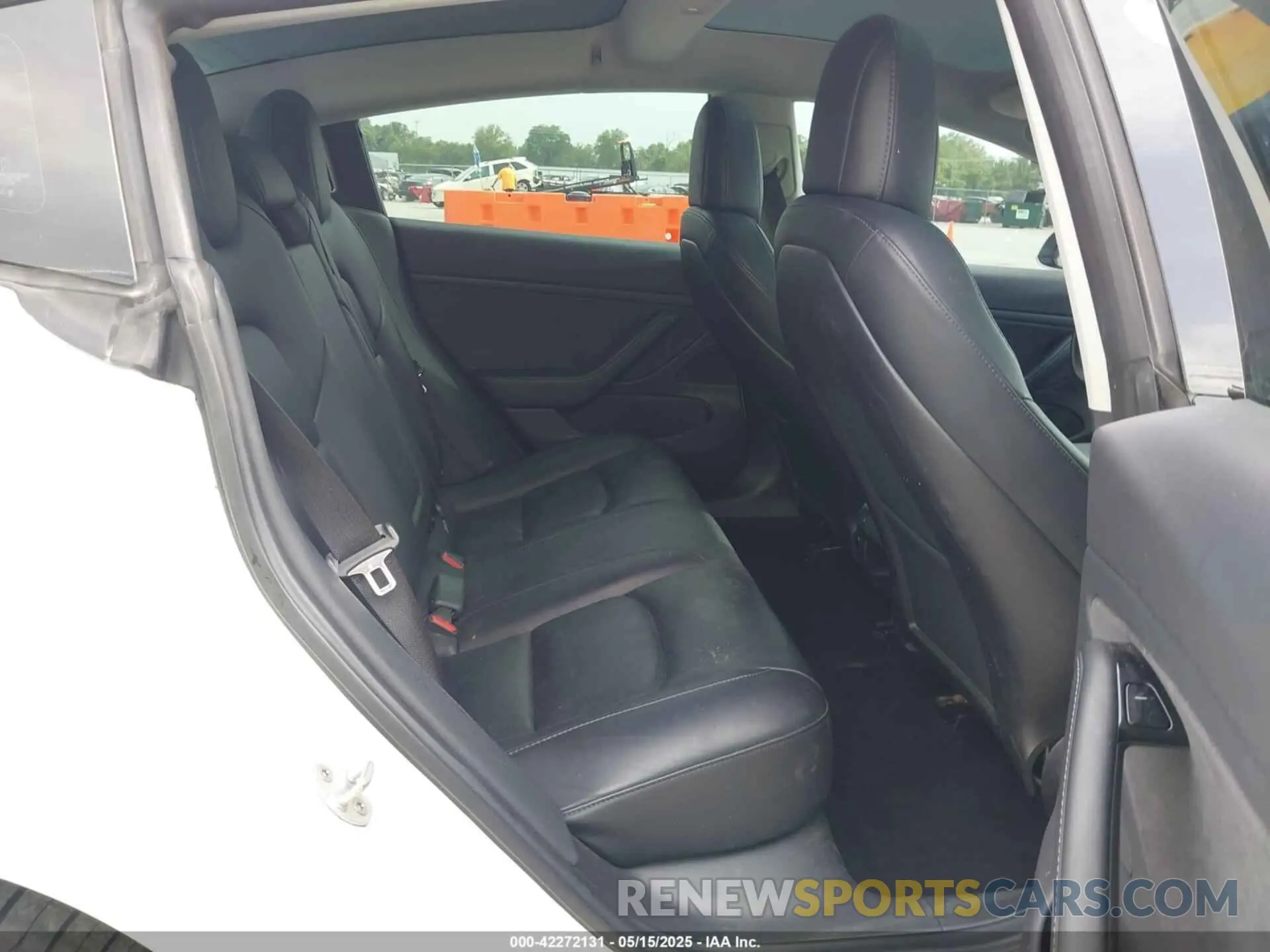 8 Photograph of a damaged car 5YJ3E1EA0KF326701 TESLA MODEL 3 2019