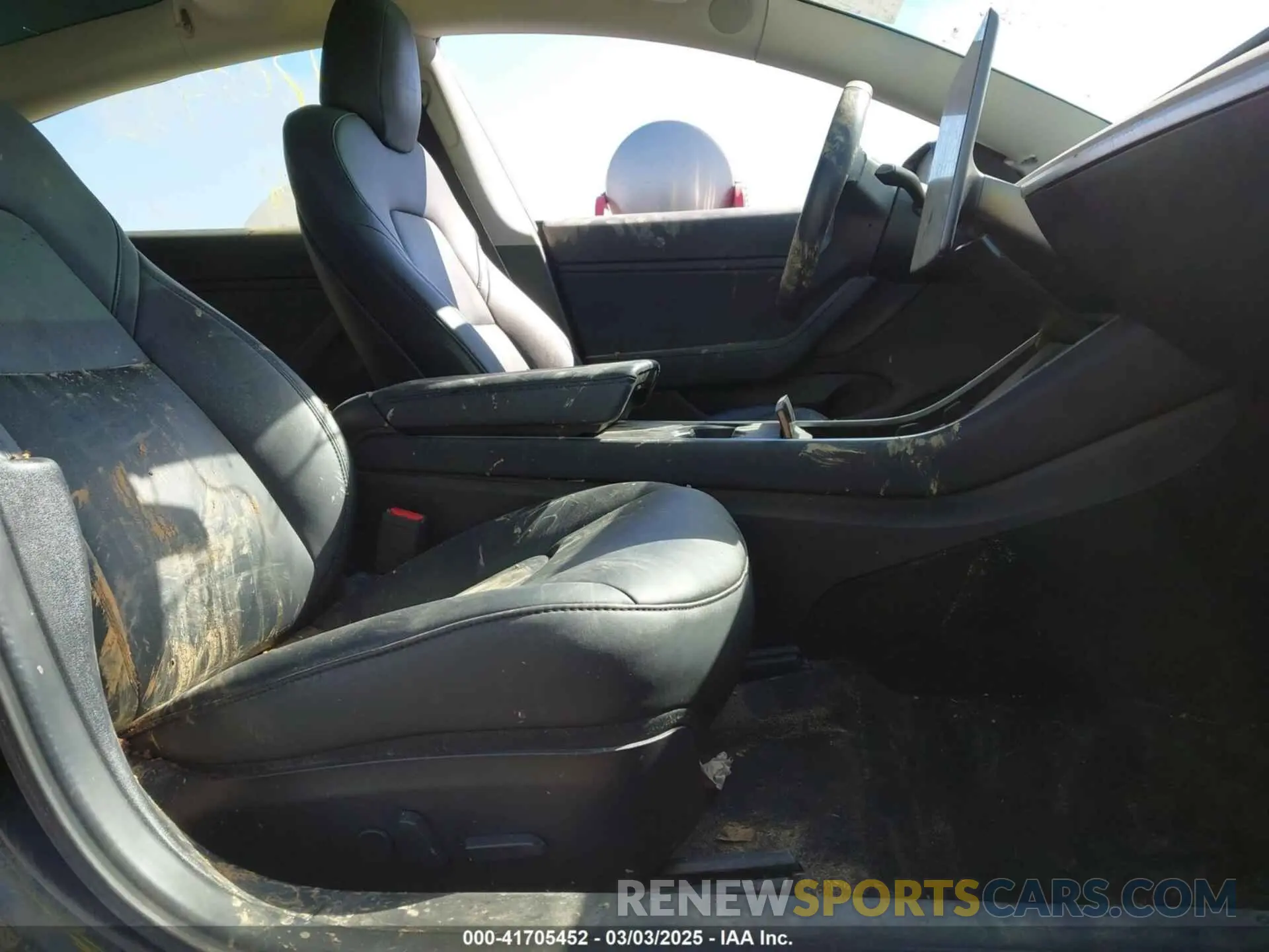 5 Photograph of a damaged car 5YJ3E1EA0KF394514 TESLA MODEL 3 2019