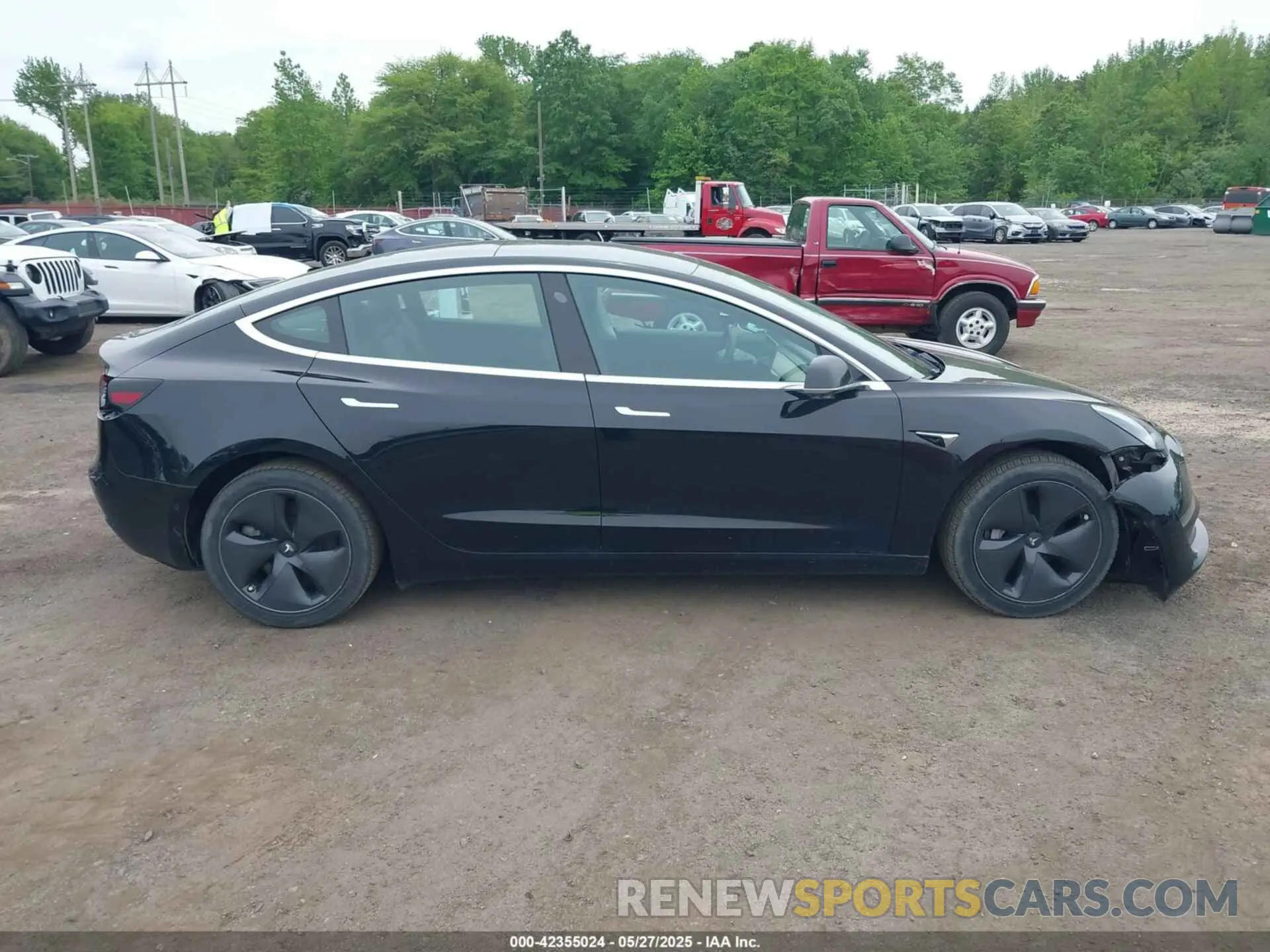13 Photograph of a damaged car 5YJ3E1EA0KF395226 TESLA MODEL 3 2019