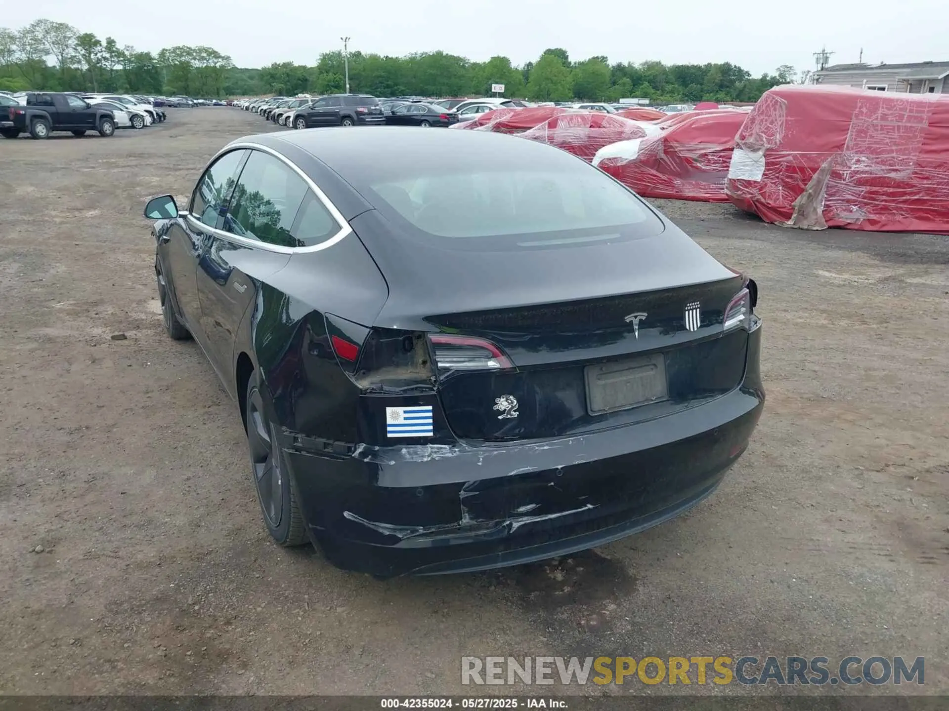 19 Photograph of a damaged car 5YJ3E1EA0KF395226 TESLA MODEL 3 2019