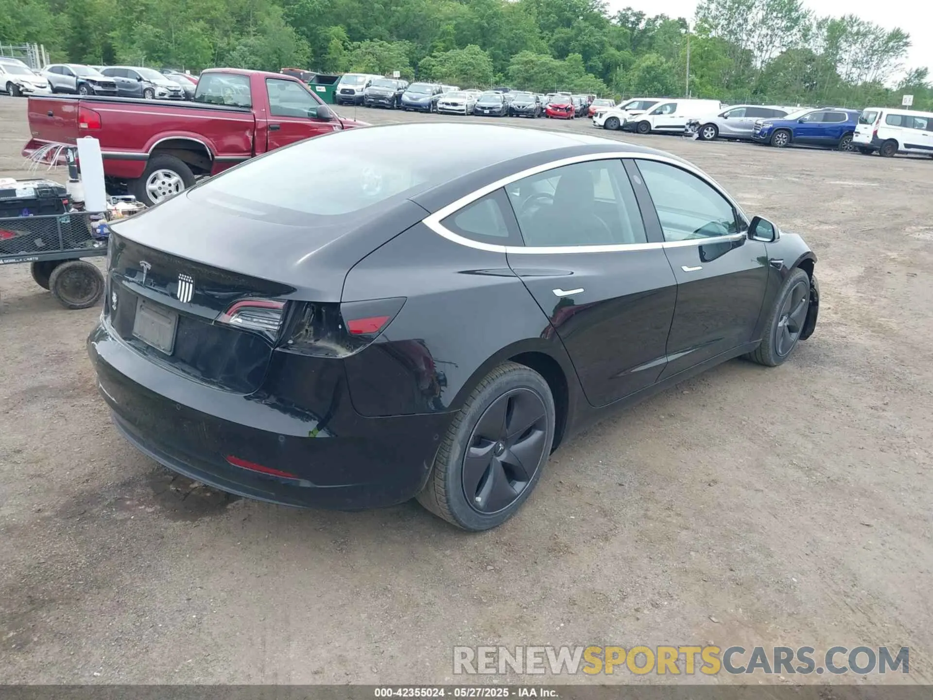 4 Photograph of a damaged car 5YJ3E1EA0KF395226 TESLA MODEL 3 2019