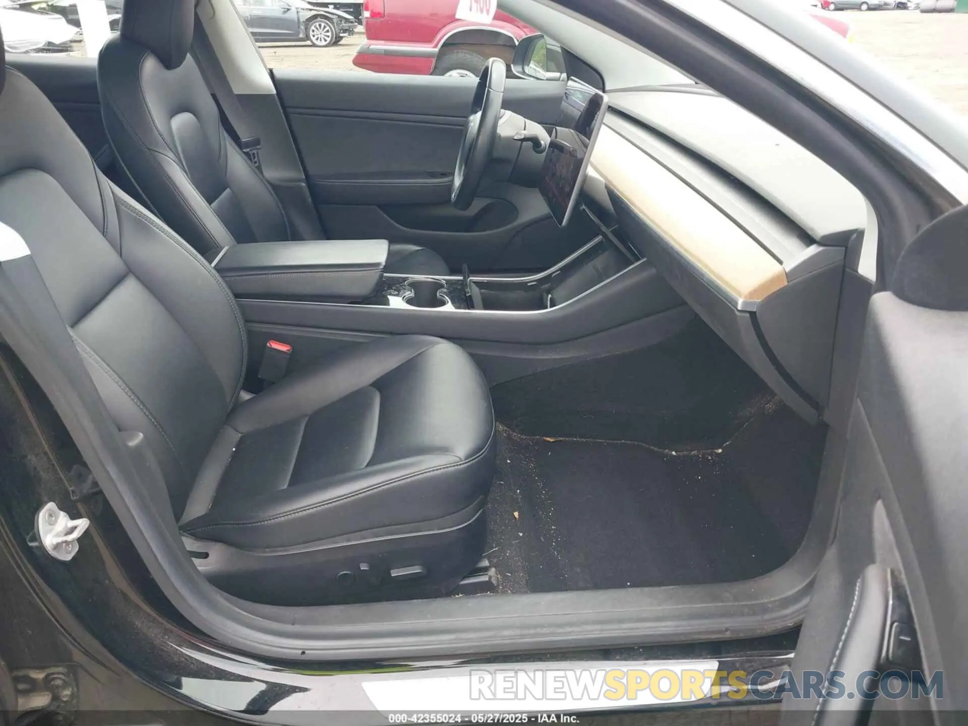 5 Photograph of a damaged car 5YJ3E1EA0KF395226 TESLA MODEL 3 2019