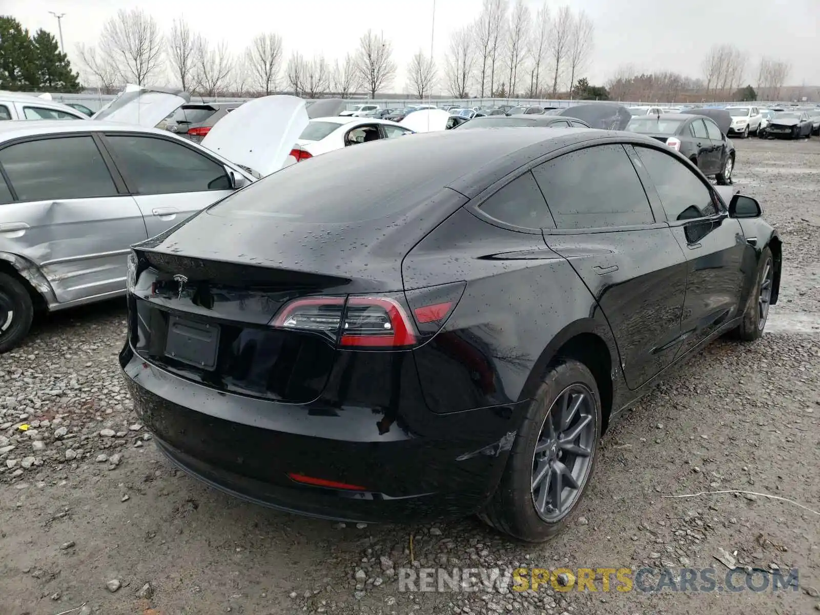 4 Photograph of a damaged car 5YJ3E1EA0KF395842 TESLA MODEL 3 2019