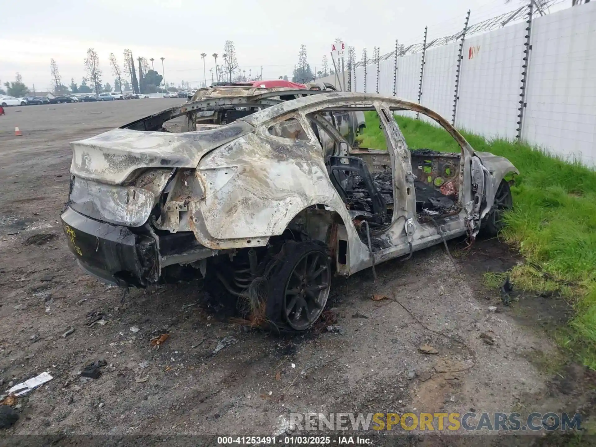 4 Photograph of a damaged car 5YJ3E1EA0KF399695 TESLA MODEL 3 2019