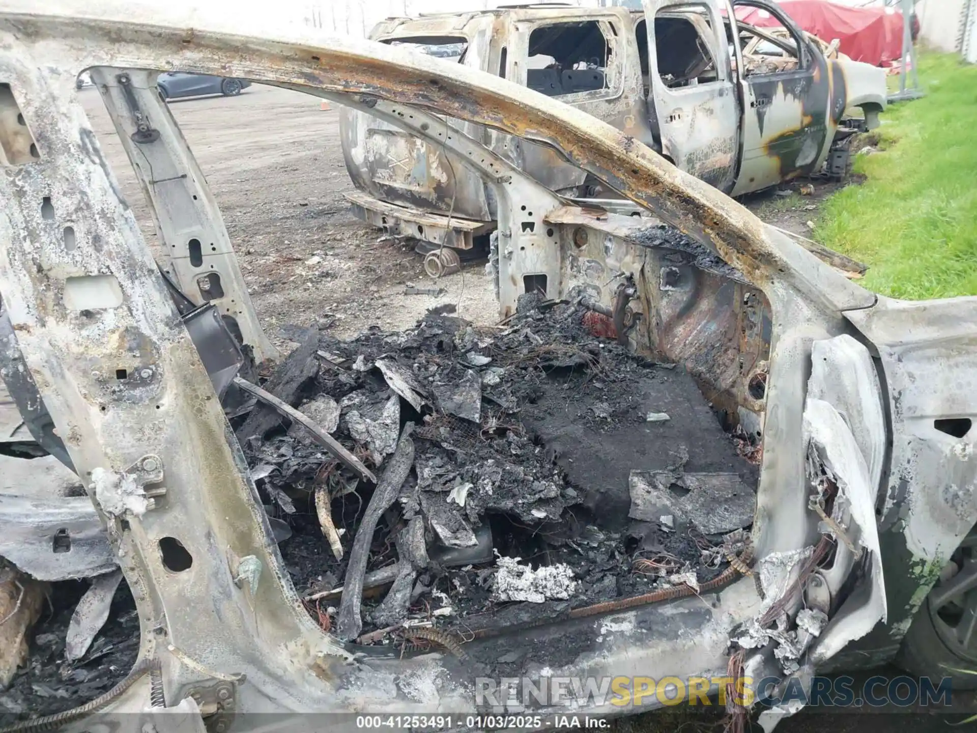 5 Photograph of a damaged car 5YJ3E1EA0KF399695 TESLA MODEL 3 2019