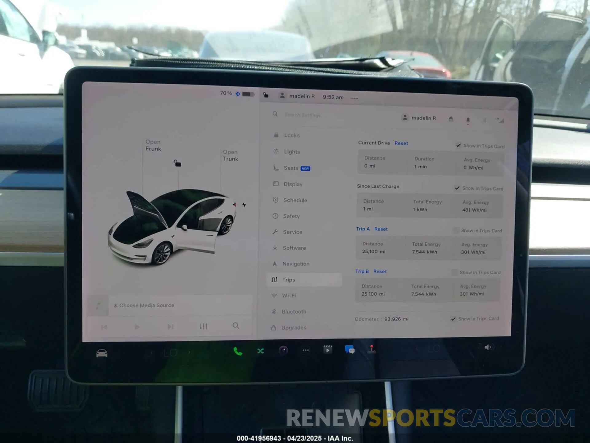 19 Photograph of a damaged car 5YJ3E1EA0KF402451 TESLA MODEL 3 2019