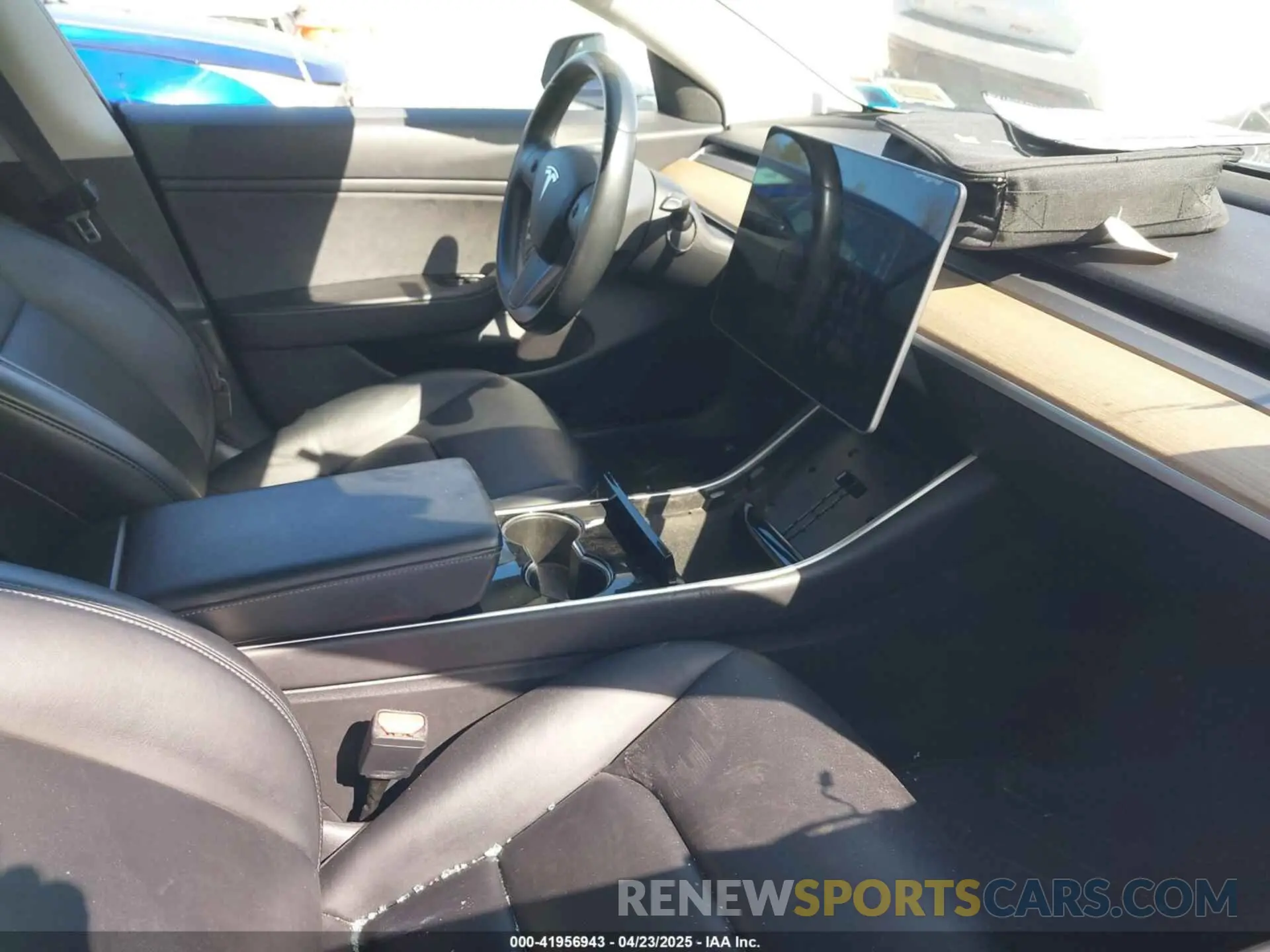 5 Photograph of a damaged car 5YJ3E1EA0KF402451 TESLA MODEL 3 2019
