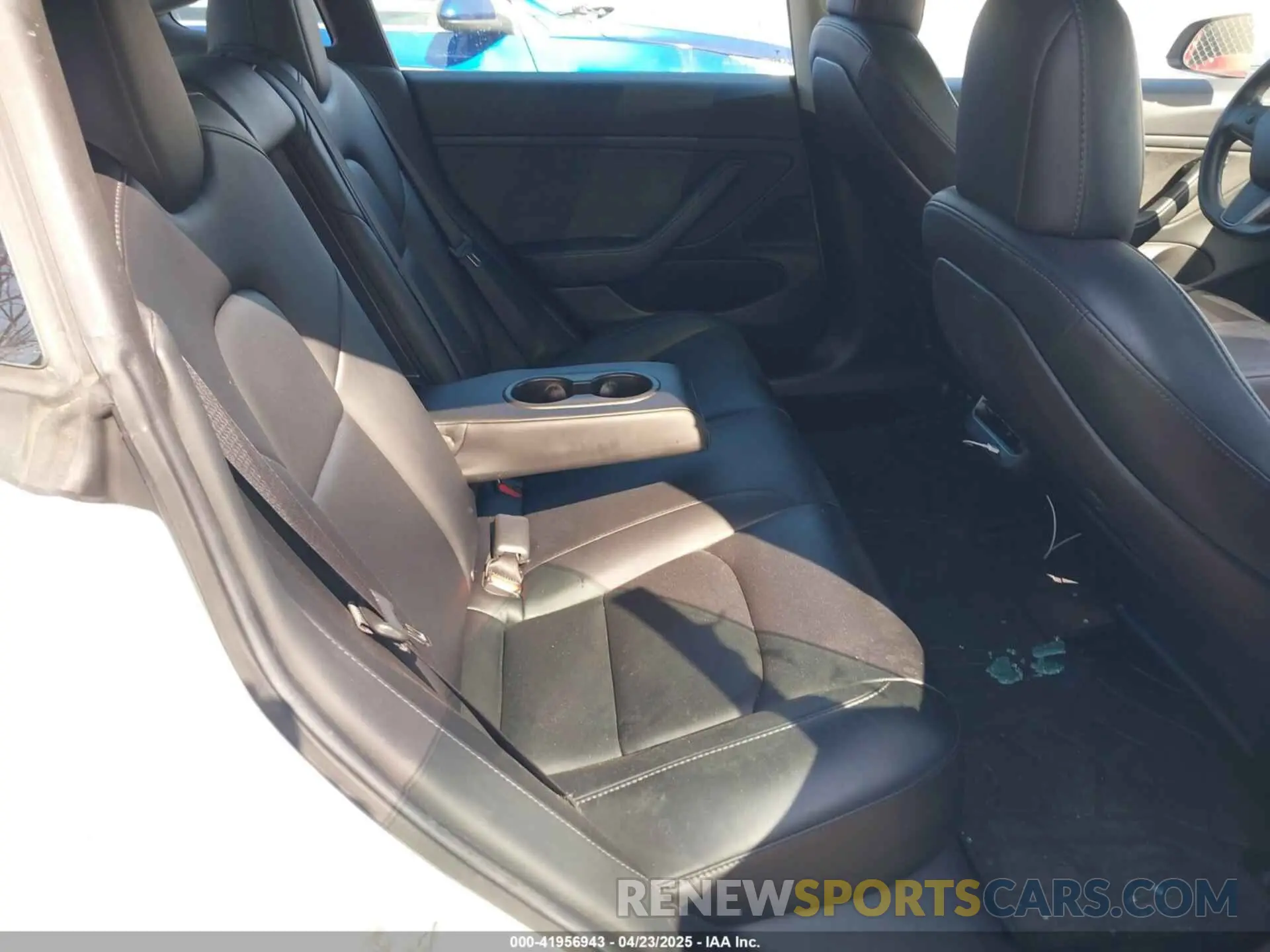 8 Photograph of a damaged car 5YJ3E1EA0KF402451 TESLA MODEL 3 2019