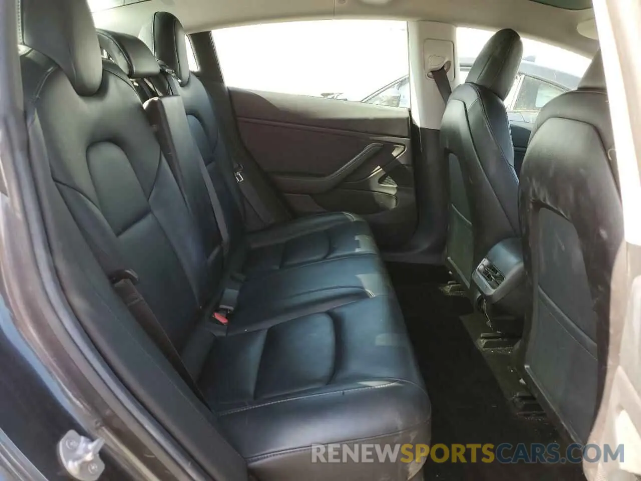 10 Photograph of a damaged car 5YJ3E1EA0KF411182 TESLA MODEL 3 2019