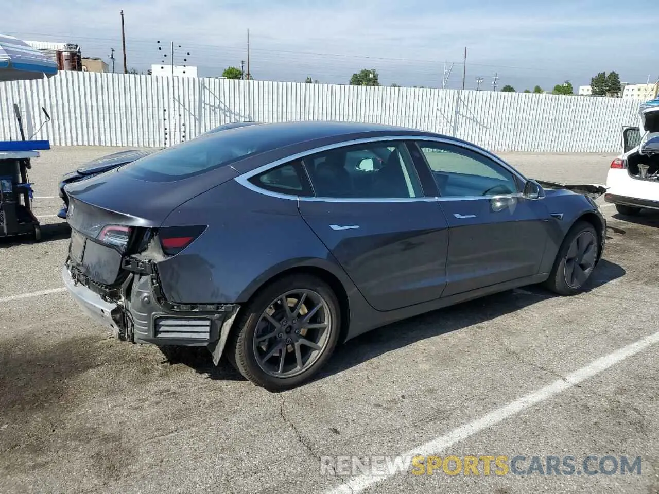 3 Photograph of a damaged car 5YJ3E1EA0KF411182 TESLA MODEL 3 2019
