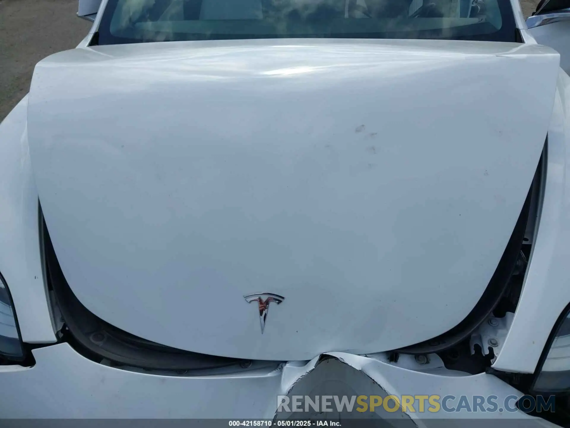 10 Photograph of a damaged car 5YJ3E1EA0KF419427 TESLA MODEL 3 2019
