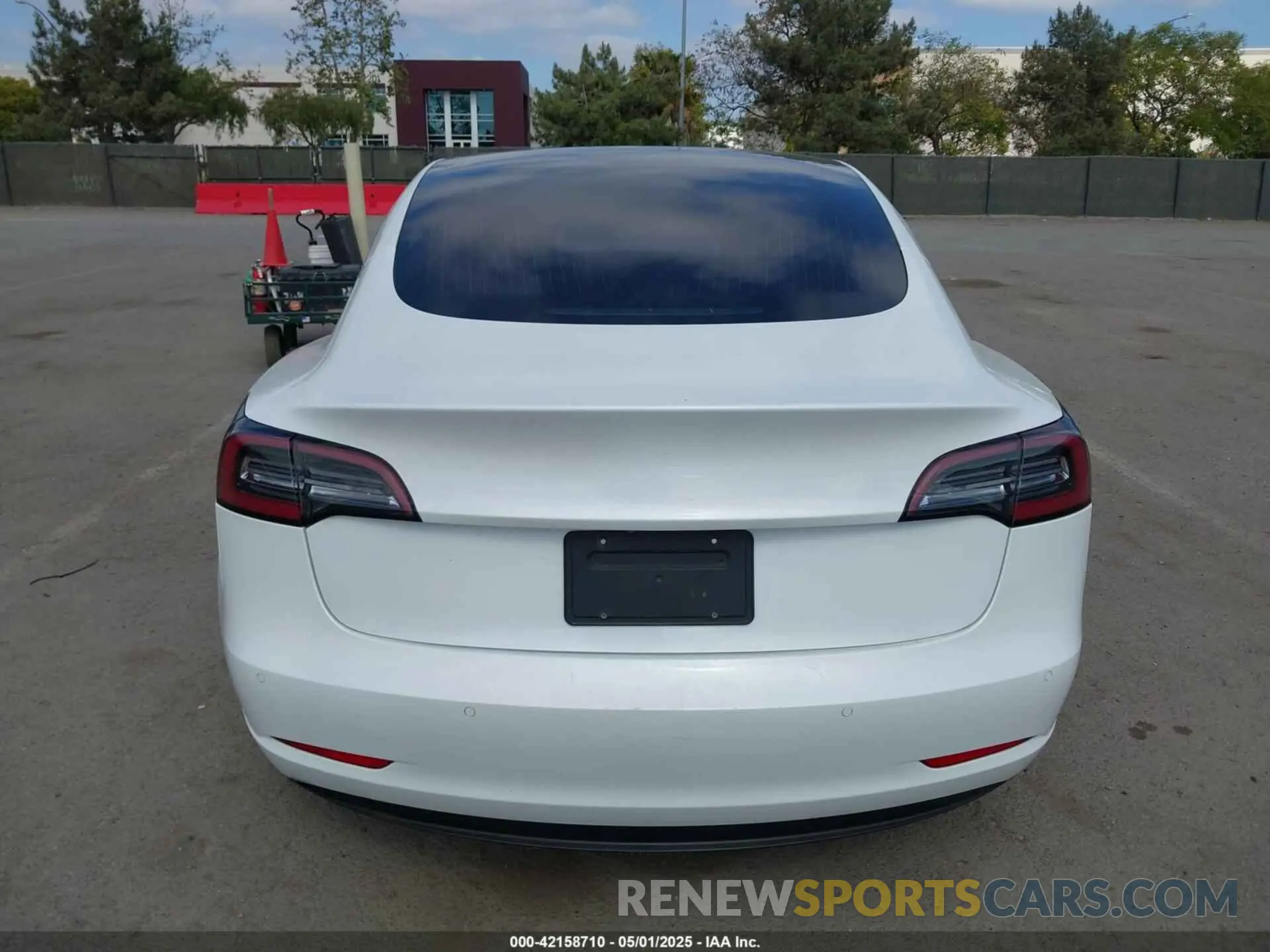 16 Photograph of a damaged car 5YJ3E1EA0KF419427 TESLA MODEL 3 2019