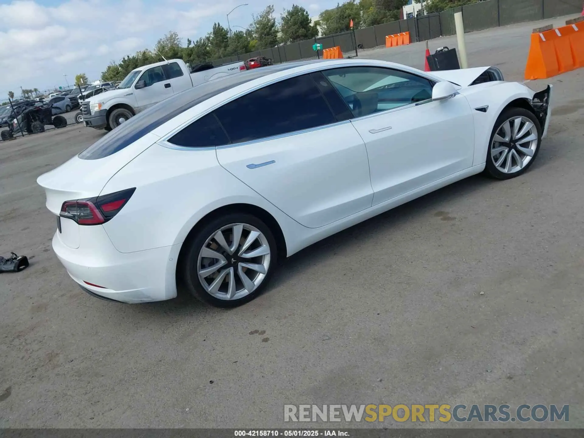 4 Photograph of a damaged car 5YJ3E1EA0KF419427 TESLA MODEL 3 2019