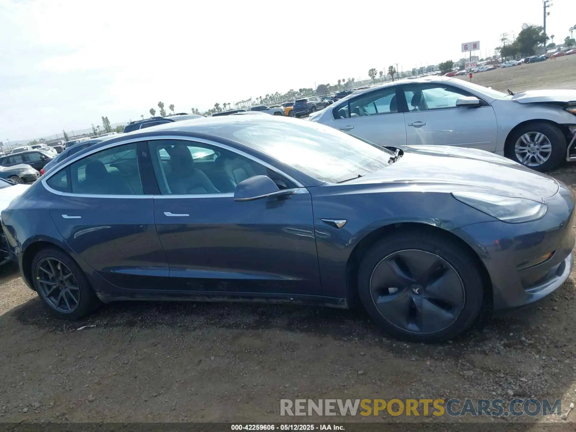 13 Photograph of a damaged car 5YJ3E1EA0KF464223 TESLA MODEL 3 2019