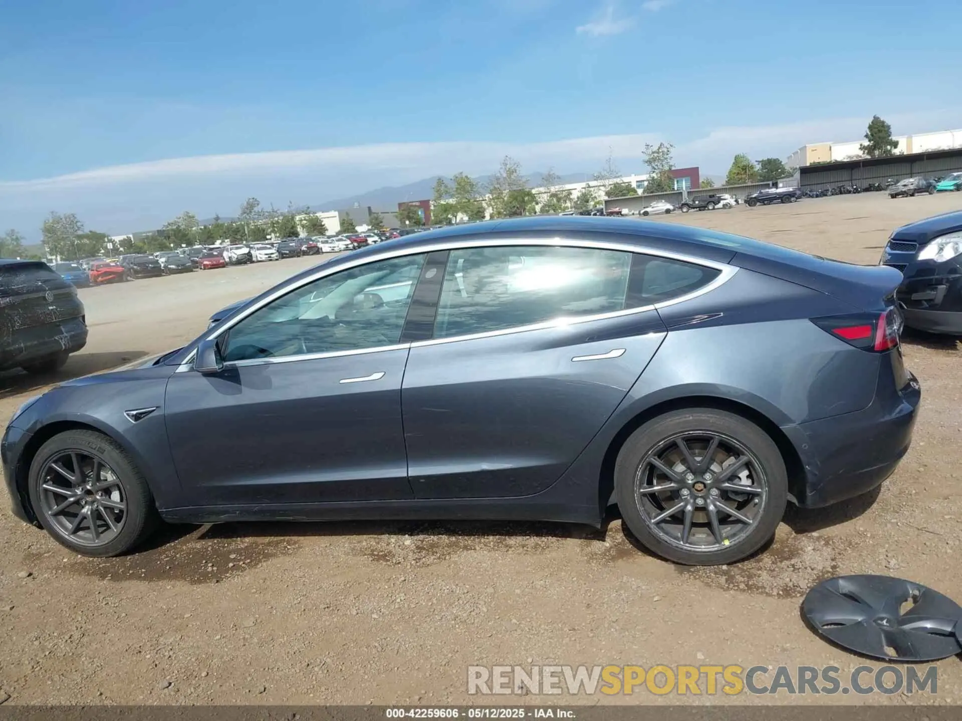 14 Photograph of a damaged car 5YJ3E1EA0KF464223 TESLA MODEL 3 2019