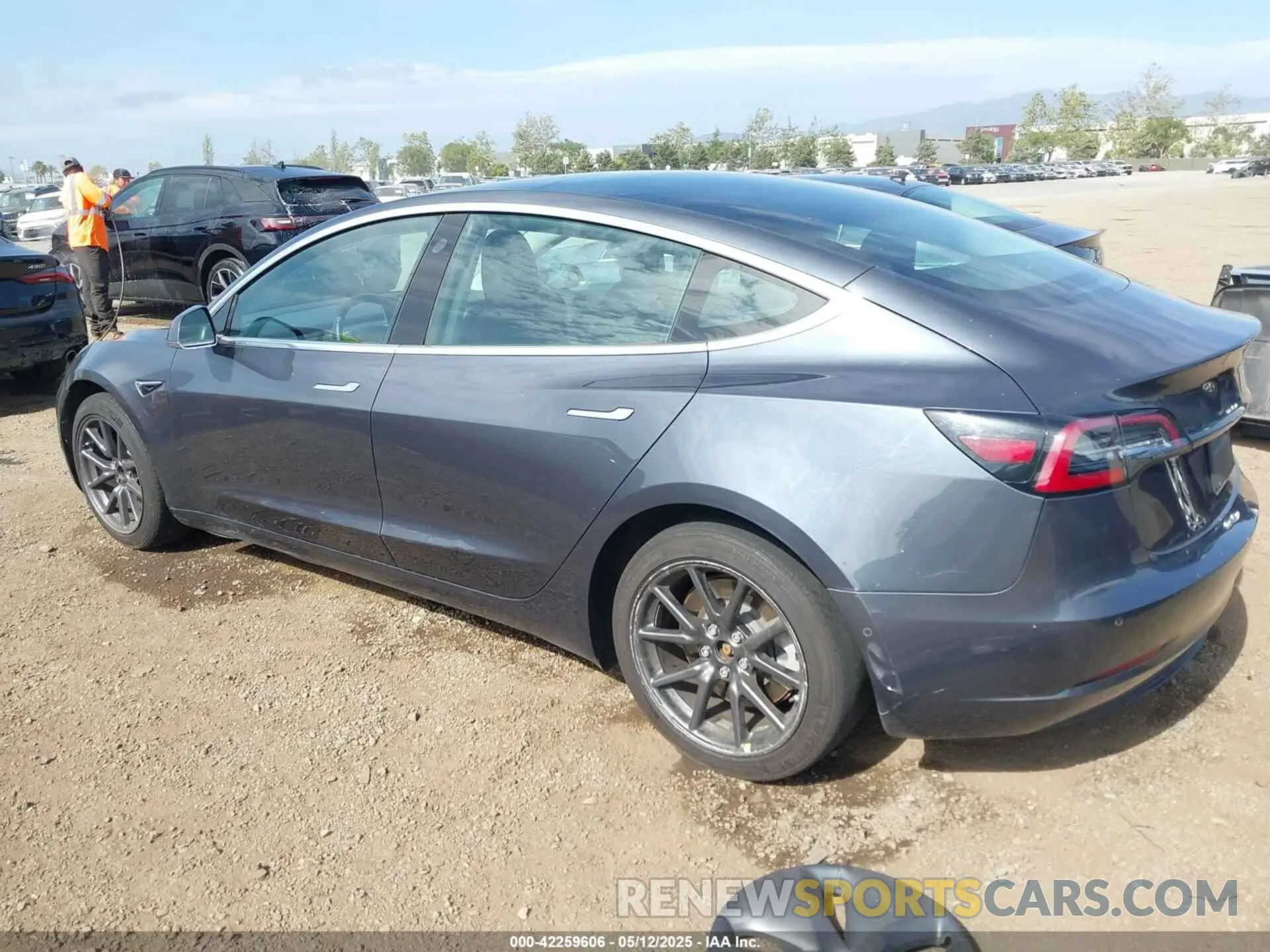 3 Photograph of a damaged car 5YJ3E1EA0KF464223 TESLA MODEL 3 2019