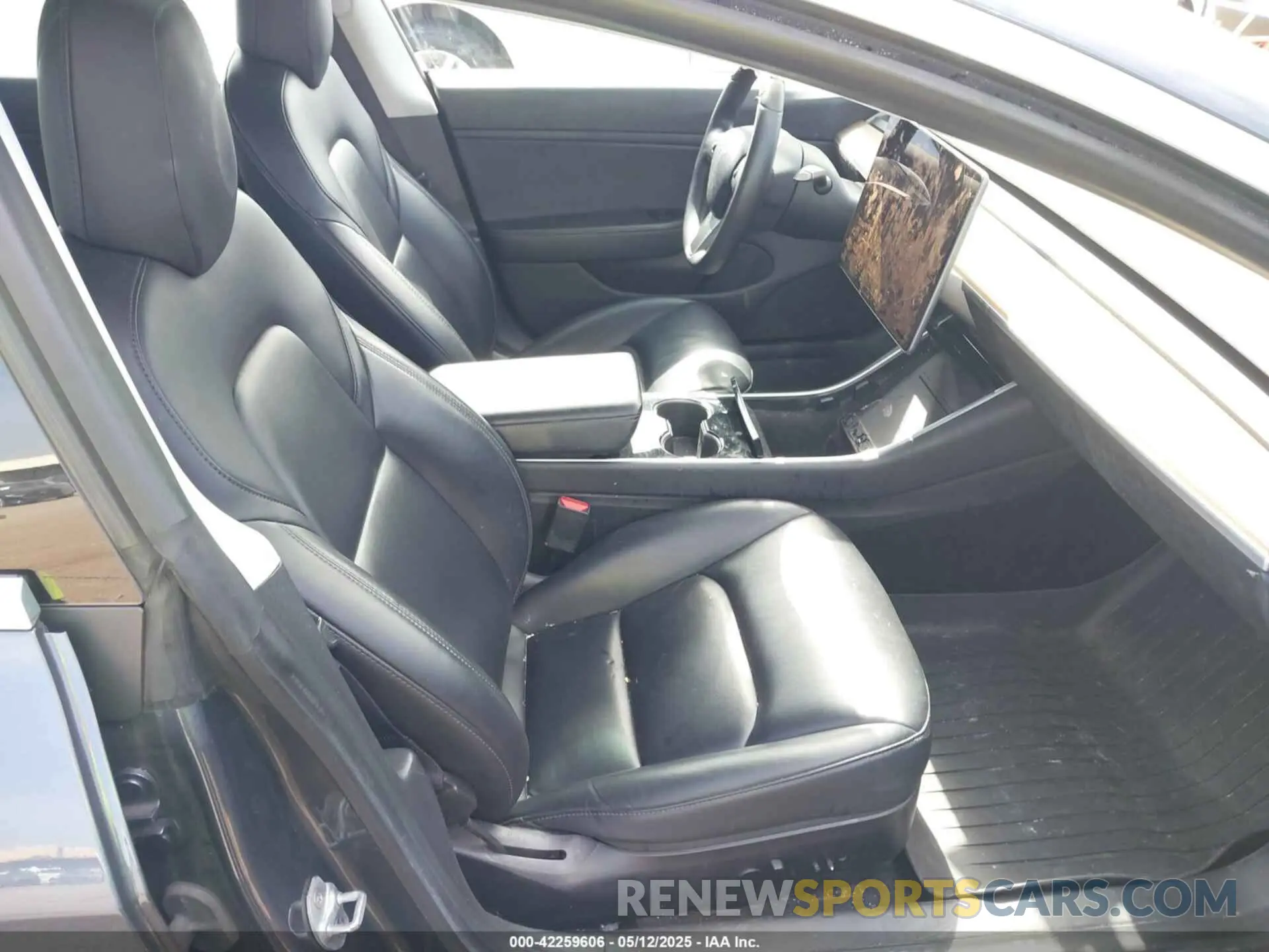 5 Photograph of a damaged car 5YJ3E1EA0KF464223 TESLA MODEL 3 2019