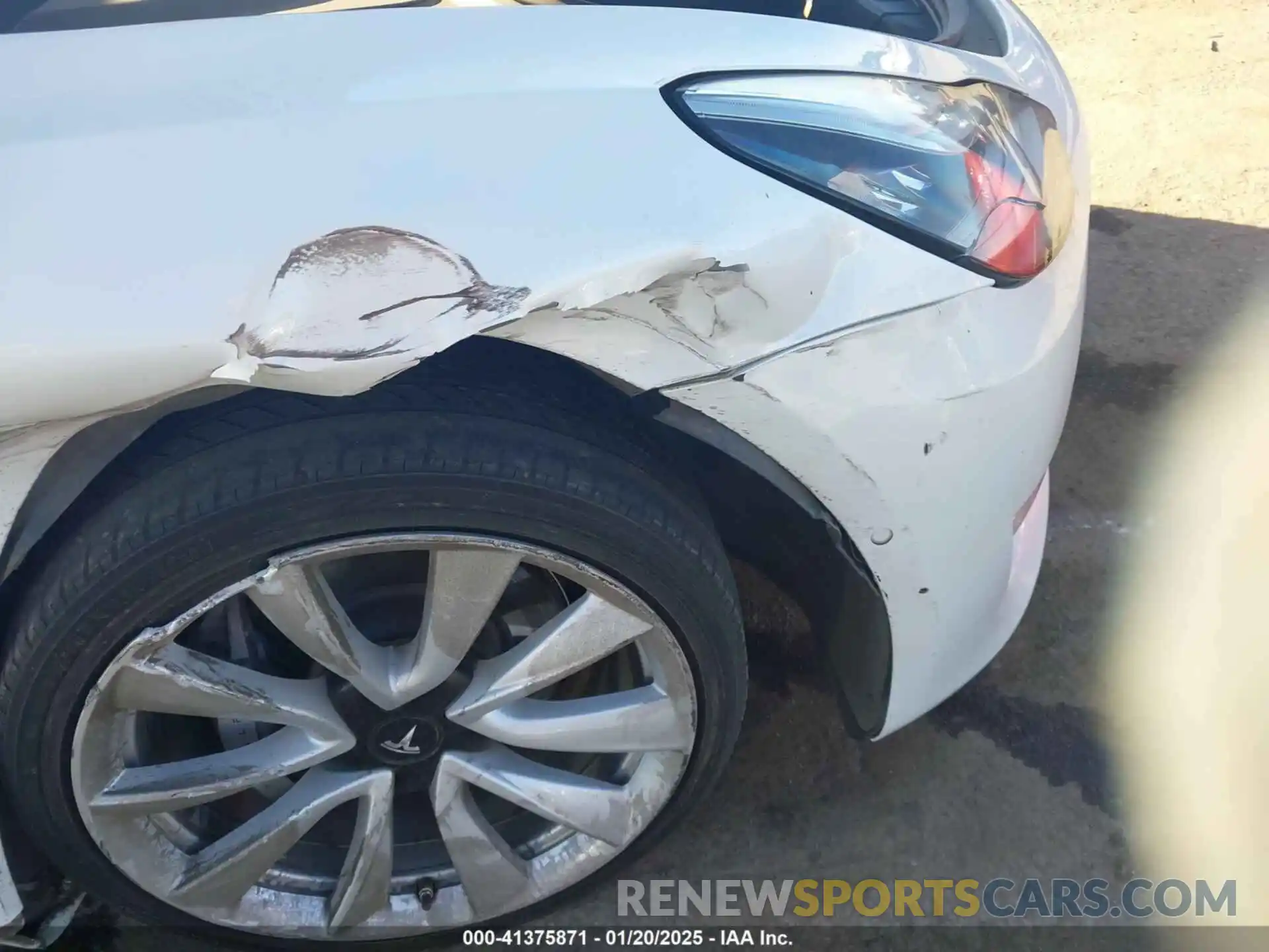 20 Photograph of a damaged car 5YJ3E1EA0KF476467 TESLA MODEL 3 2019