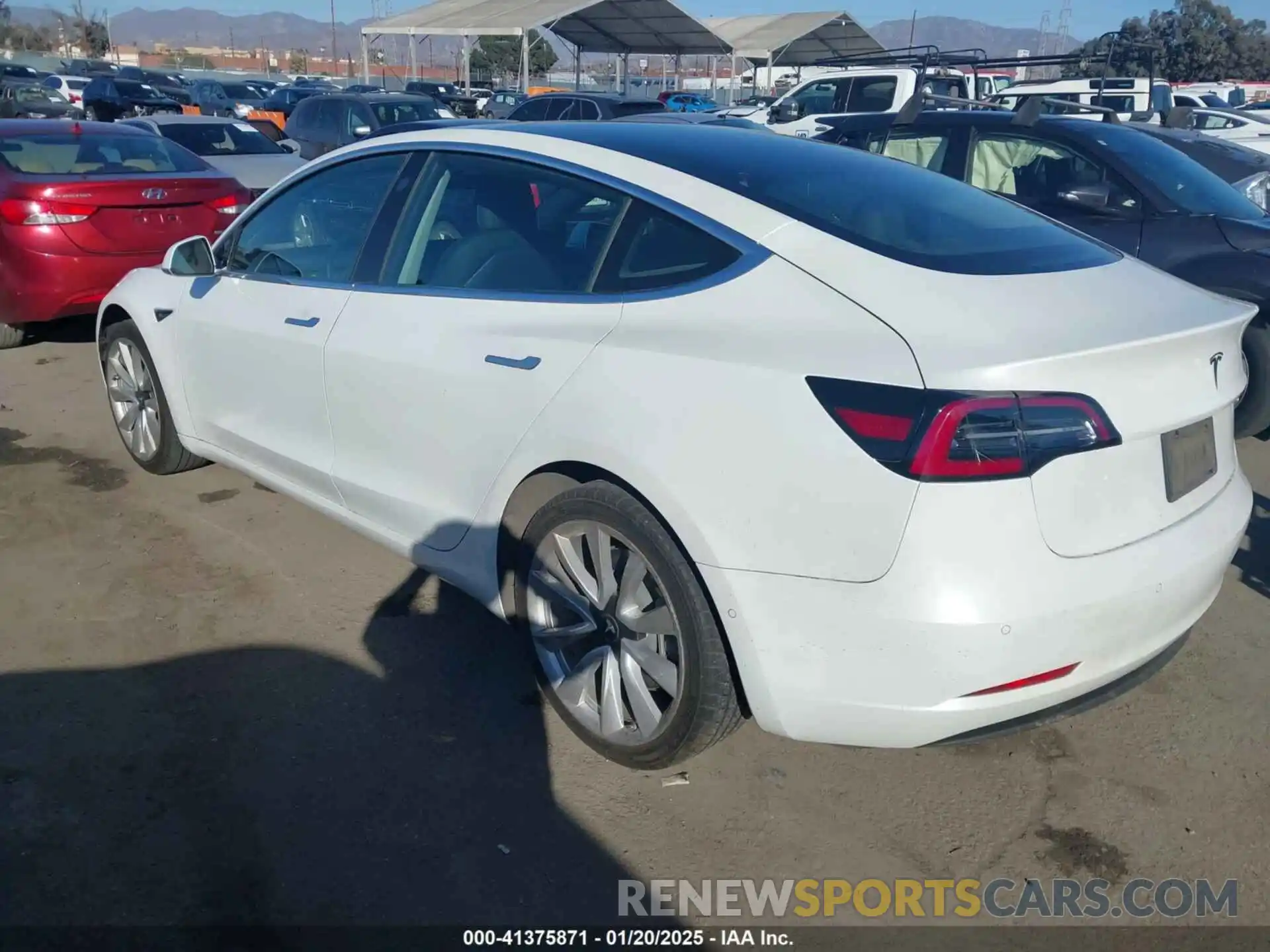 3 Photograph of a damaged car 5YJ3E1EA0KF476467 TESLA MODEL 3 2019