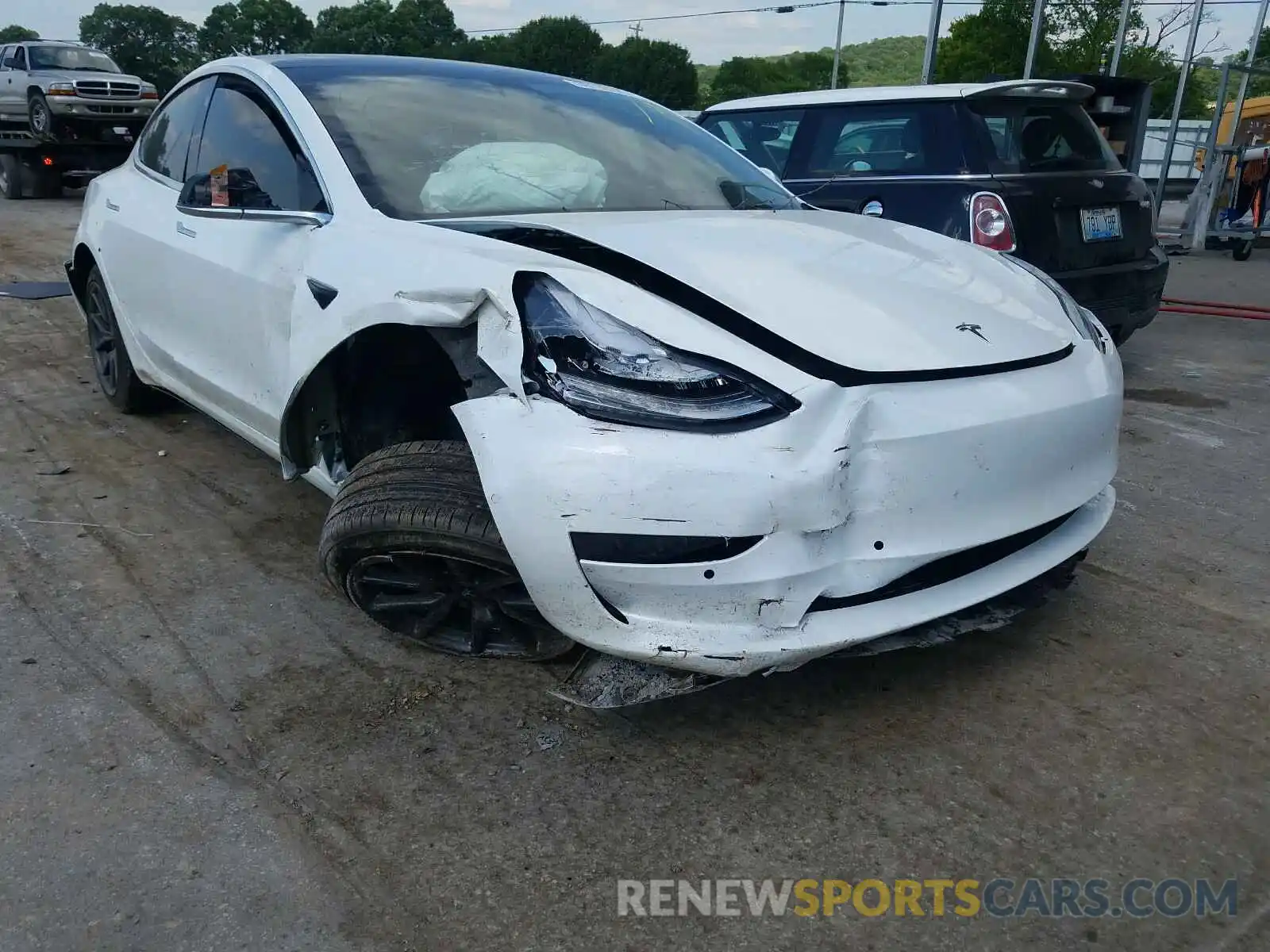 1 Photograph of a damaged car 5YJ3E1EA0KF482835 TESLA MODEL 3 2019