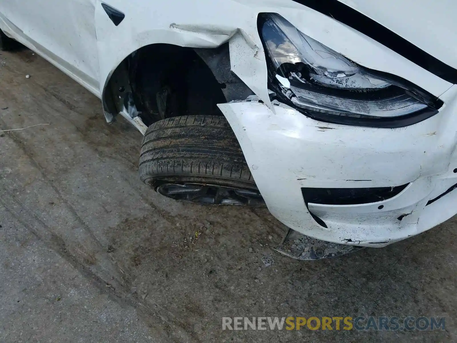 9 Photograph of a damaged car 5YJ3E1EA0KF482835 TESLA MODEL 3 2019