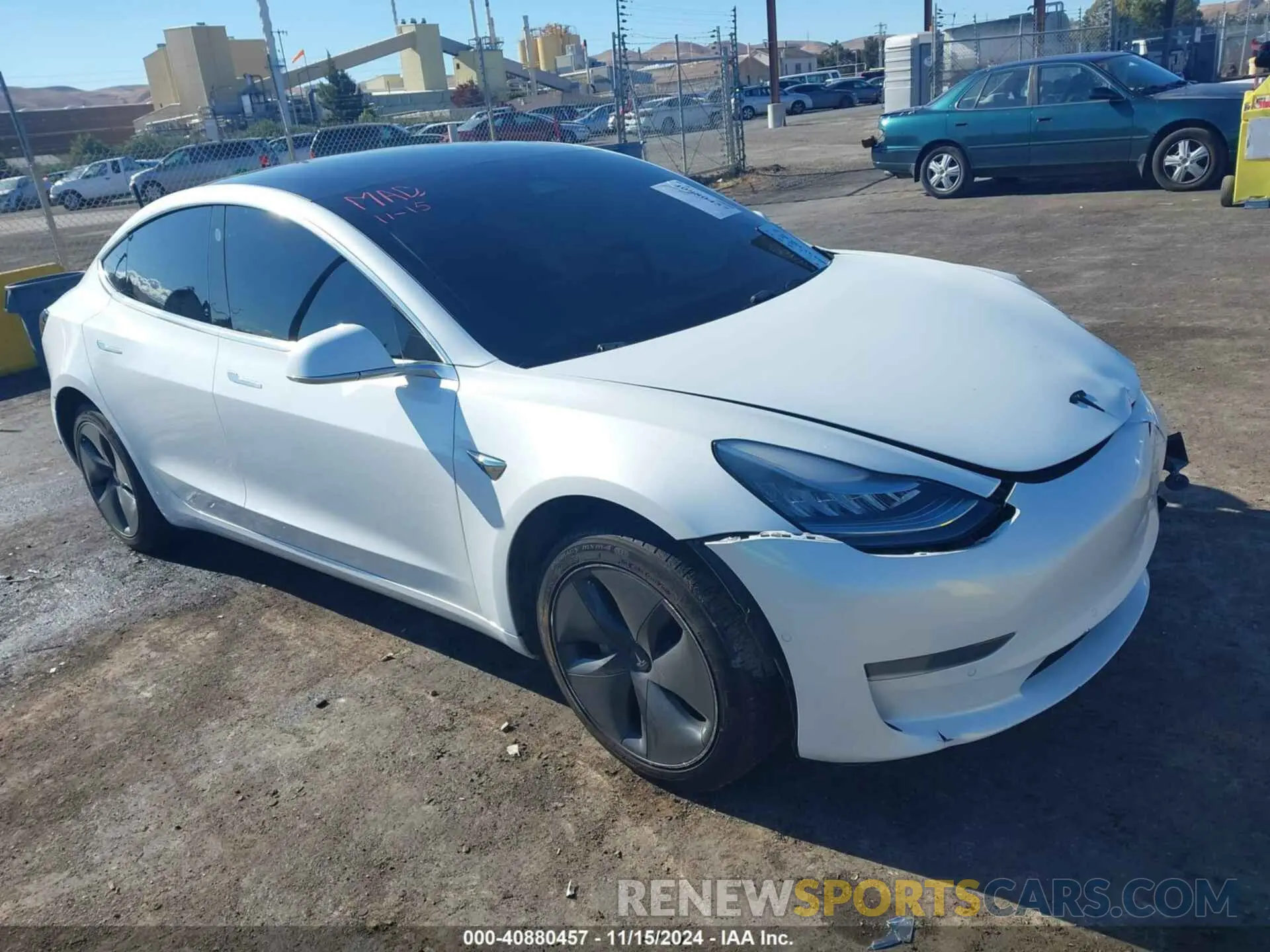 1 Photograph of a damaged car 5YJ3E1EA0KF484813 TESLA MODEL 3 2019