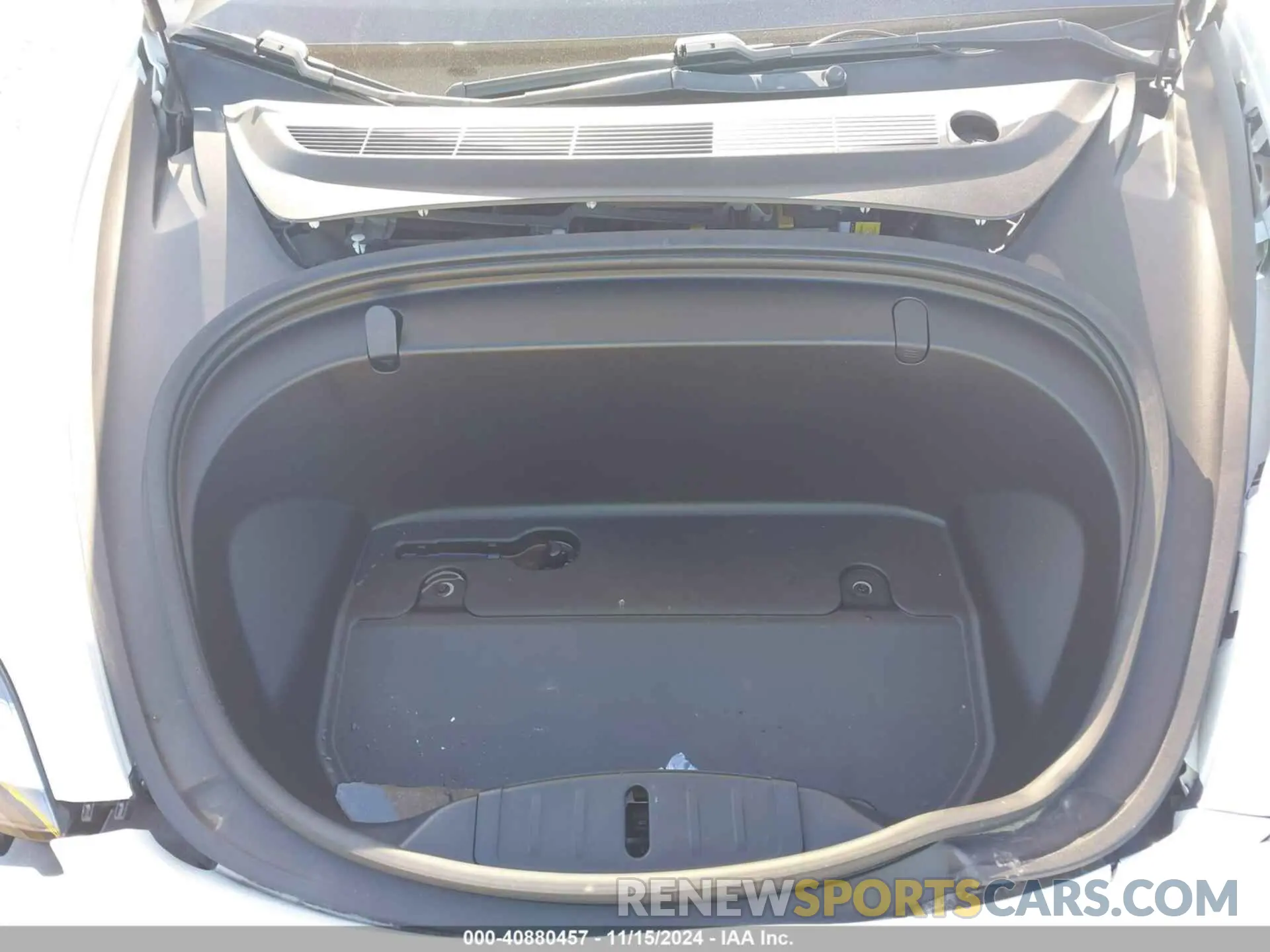 10 Photograph of a damaged car 5YJ3E1EA0KF484813 TESLA MODEL 3 2019